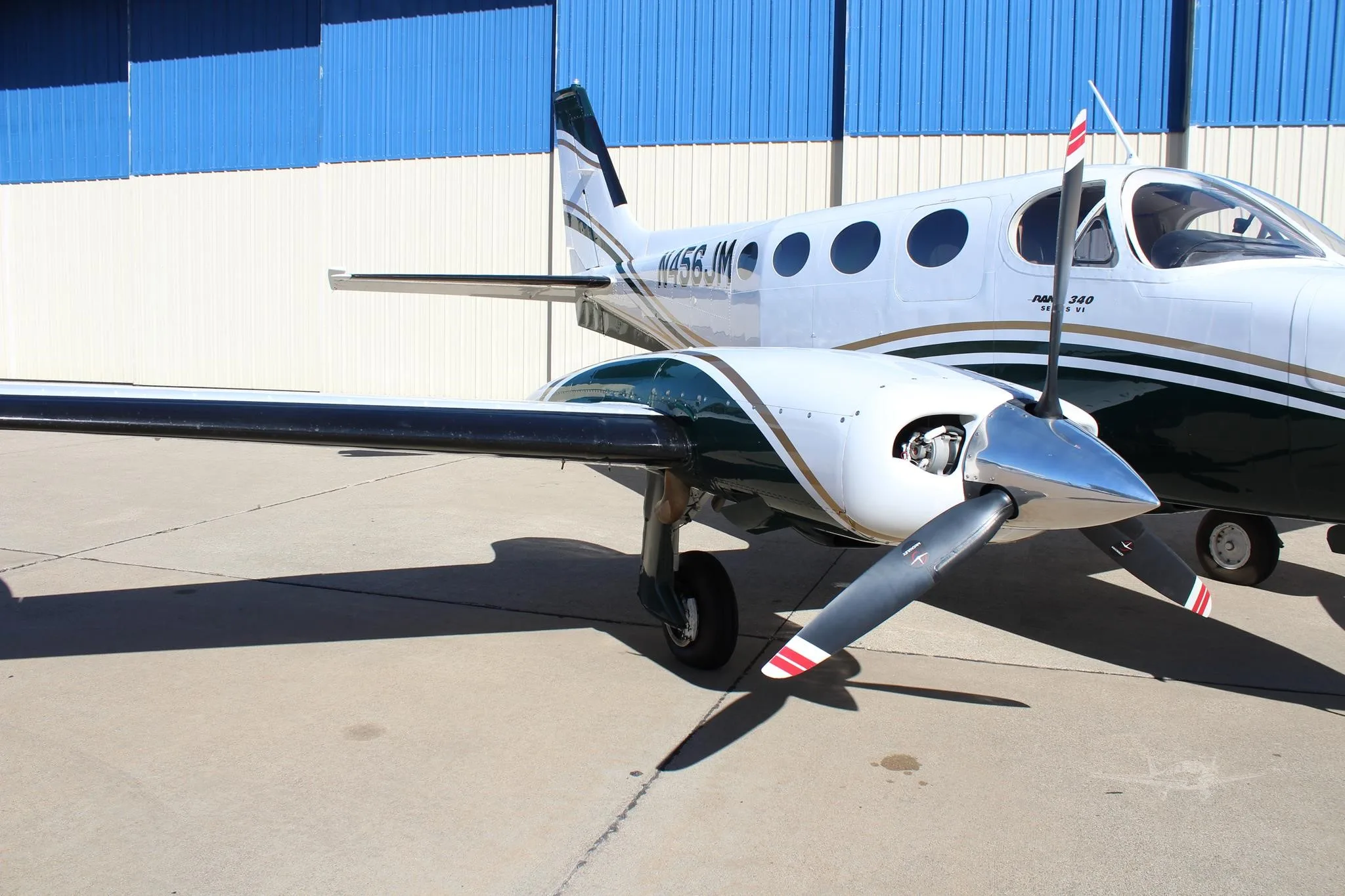 Exterior view of a 1975 CESSNA 340, N456JM.