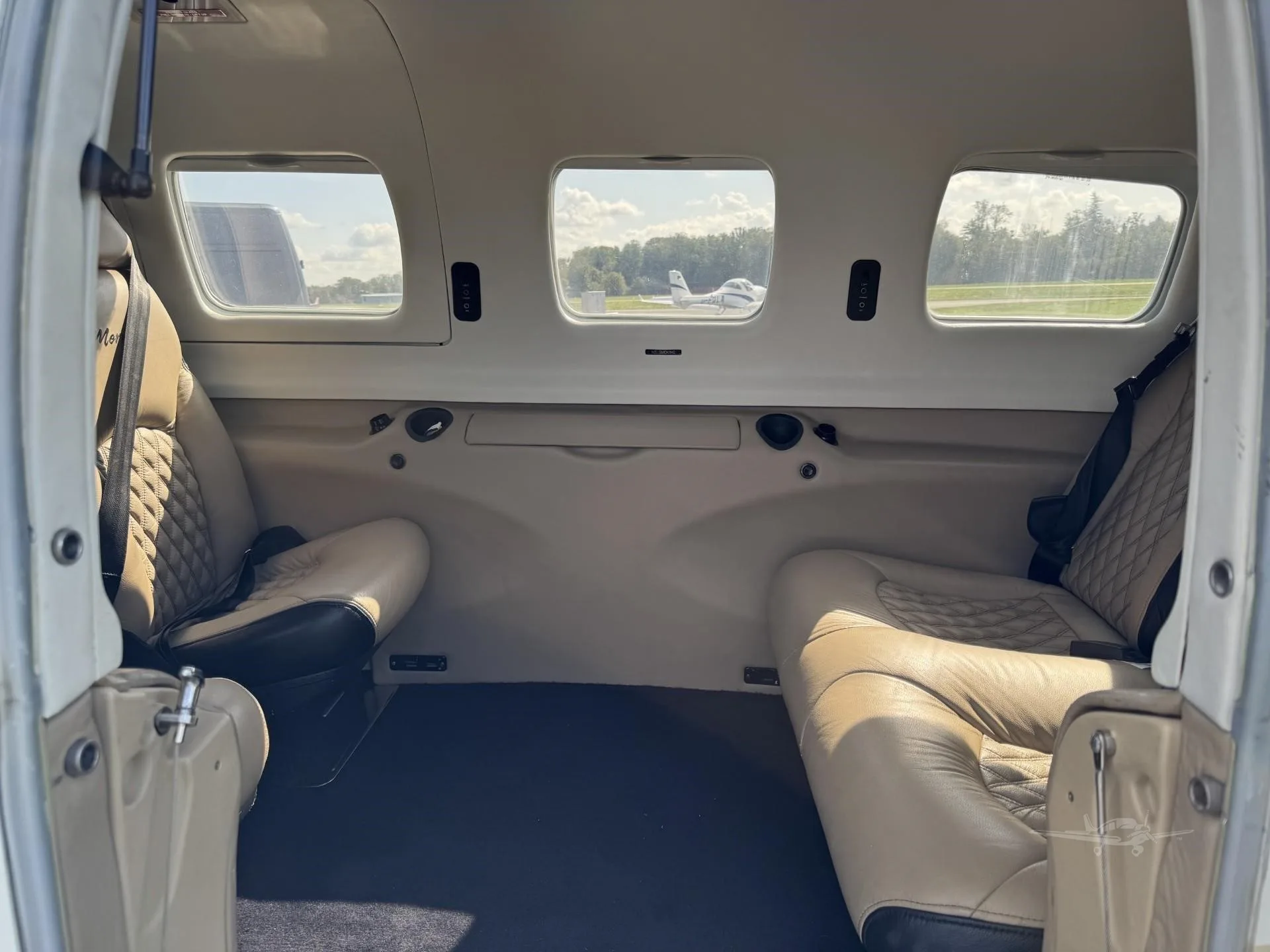 Cabin interior of a 2008 PIPER MERIDIAN.