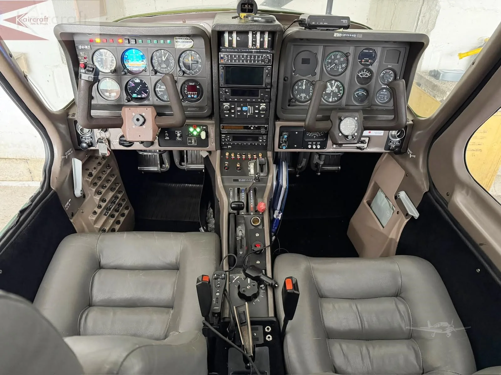 Cockpit and instrument panel of a 1986 SOCATA TB-20 TRINIDAD.