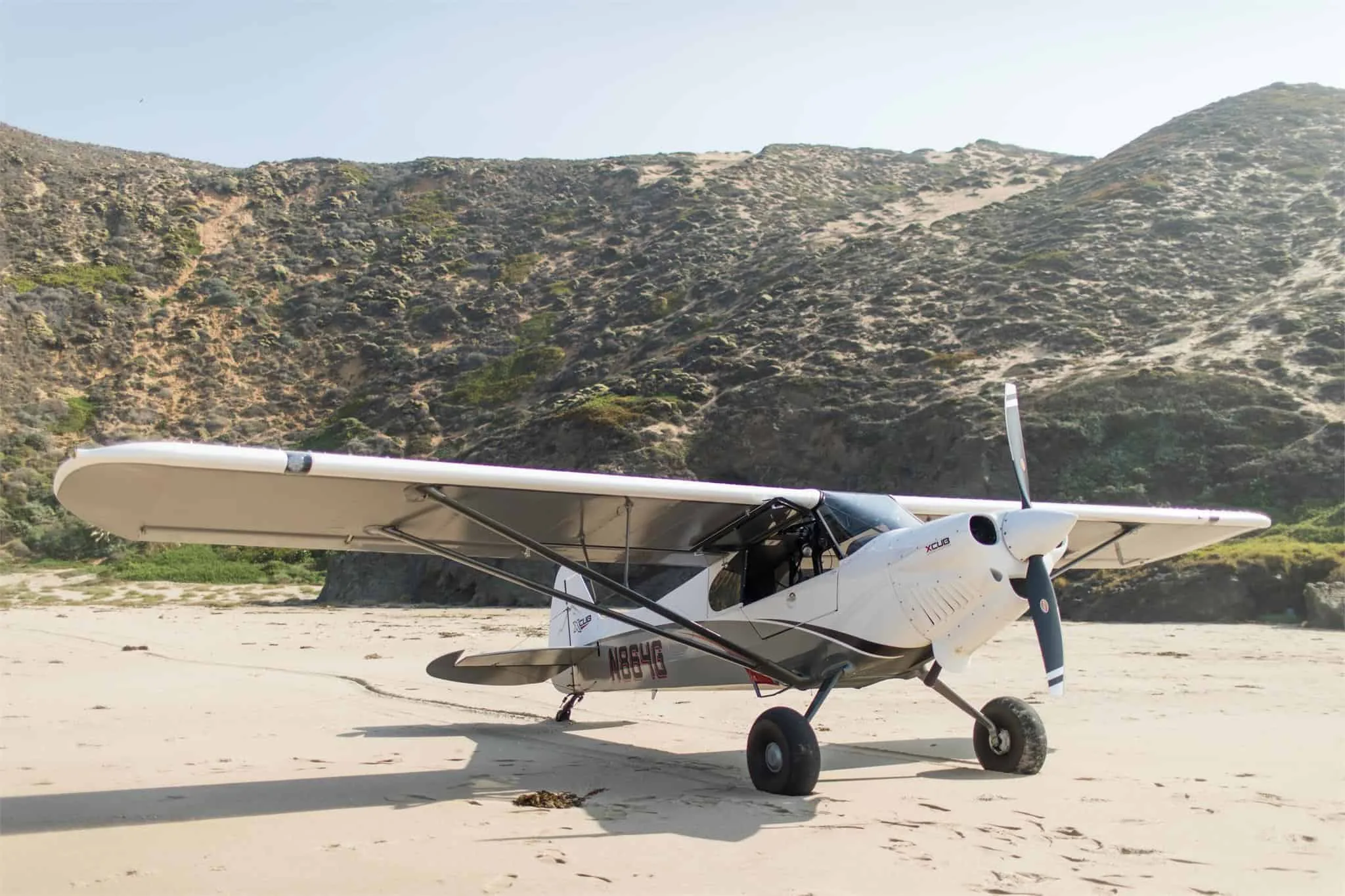 Exterior view of a 2016 Cub Crafters XCUB CC19-180, N864G.