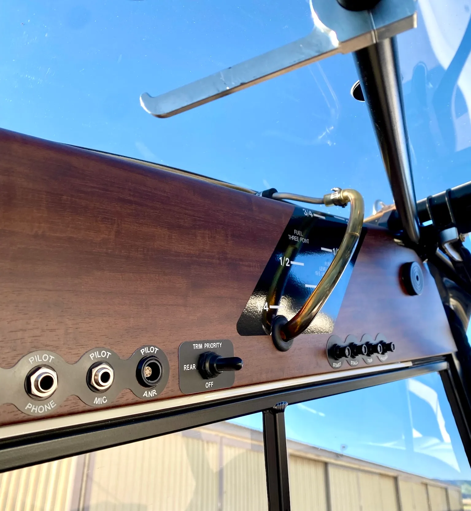 Avionics suite of a CubCrafters.