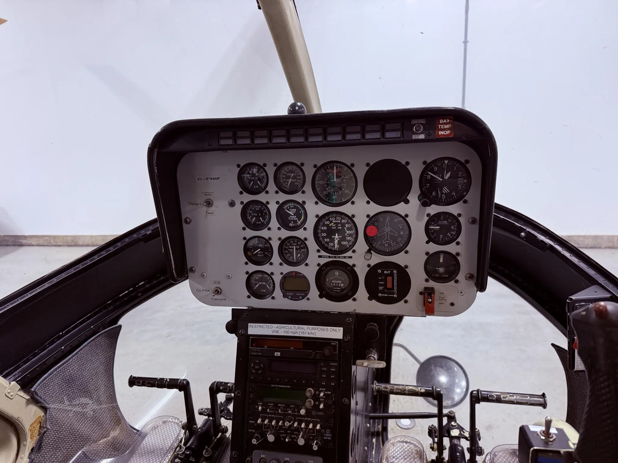 Cockpit and instrument panel of a 1981 BELL 206B.