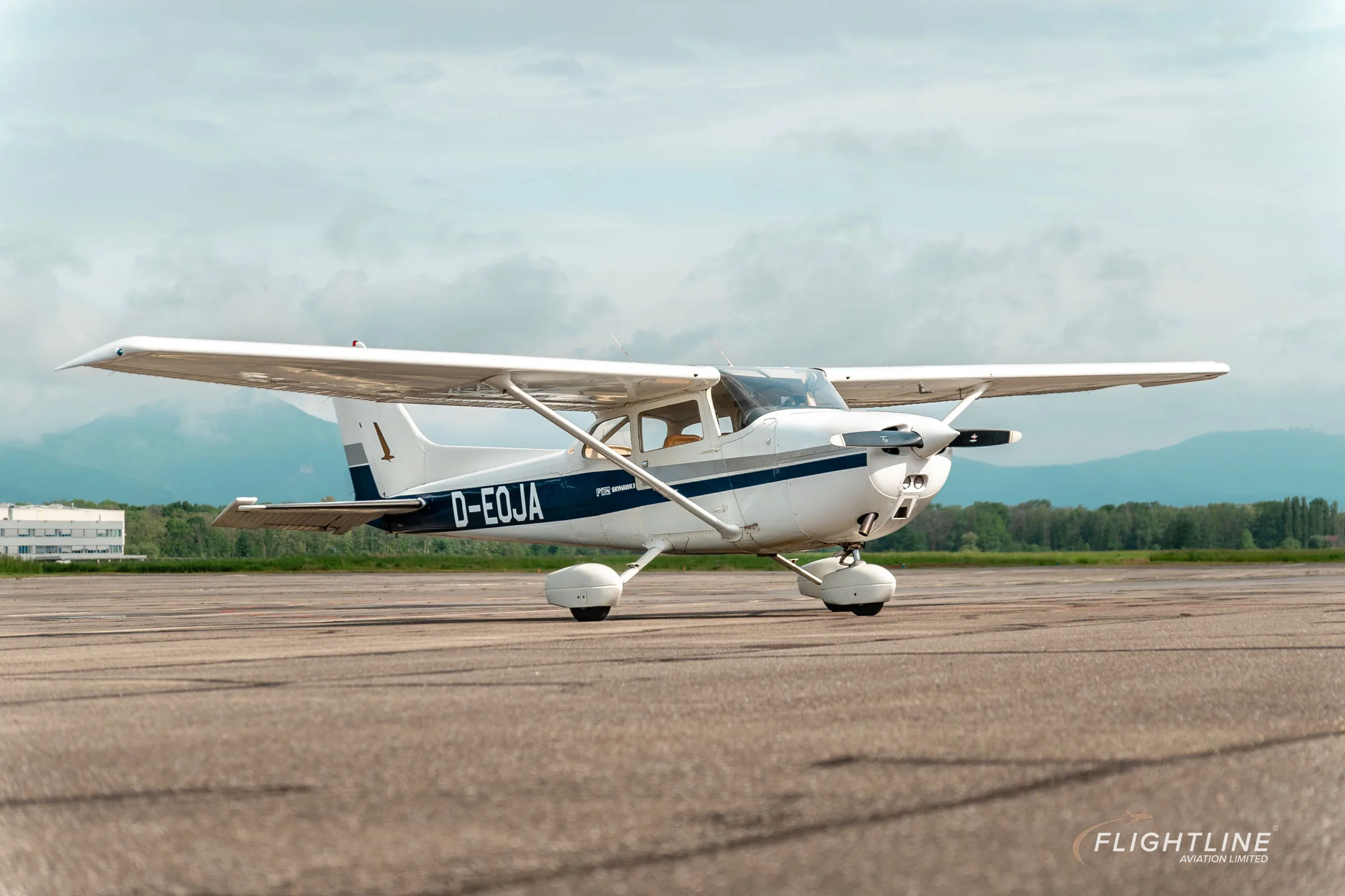 Exterior view of a 1977 Cessna F172N.