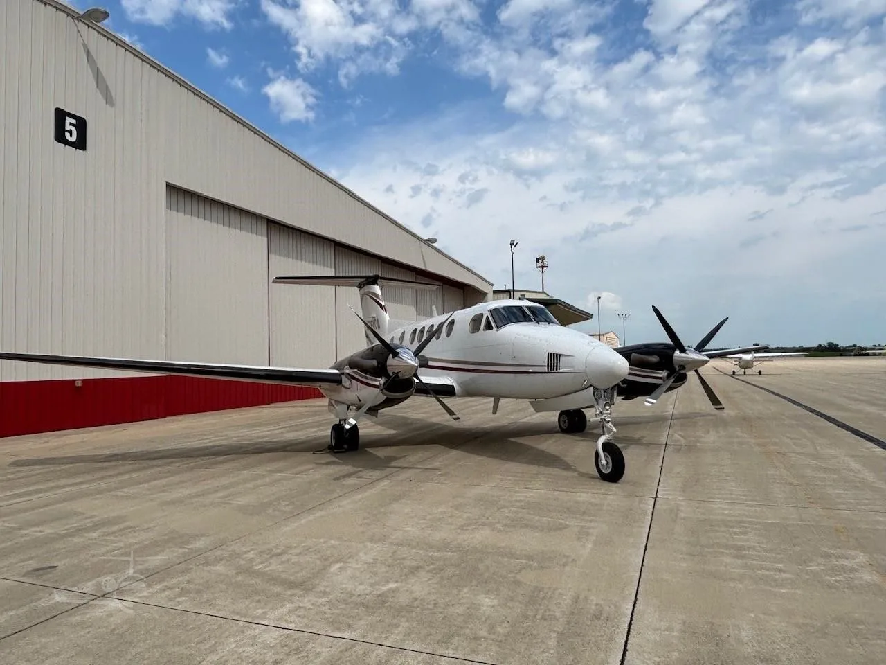 N764CA - 1991 Beechcraft King AIR B200