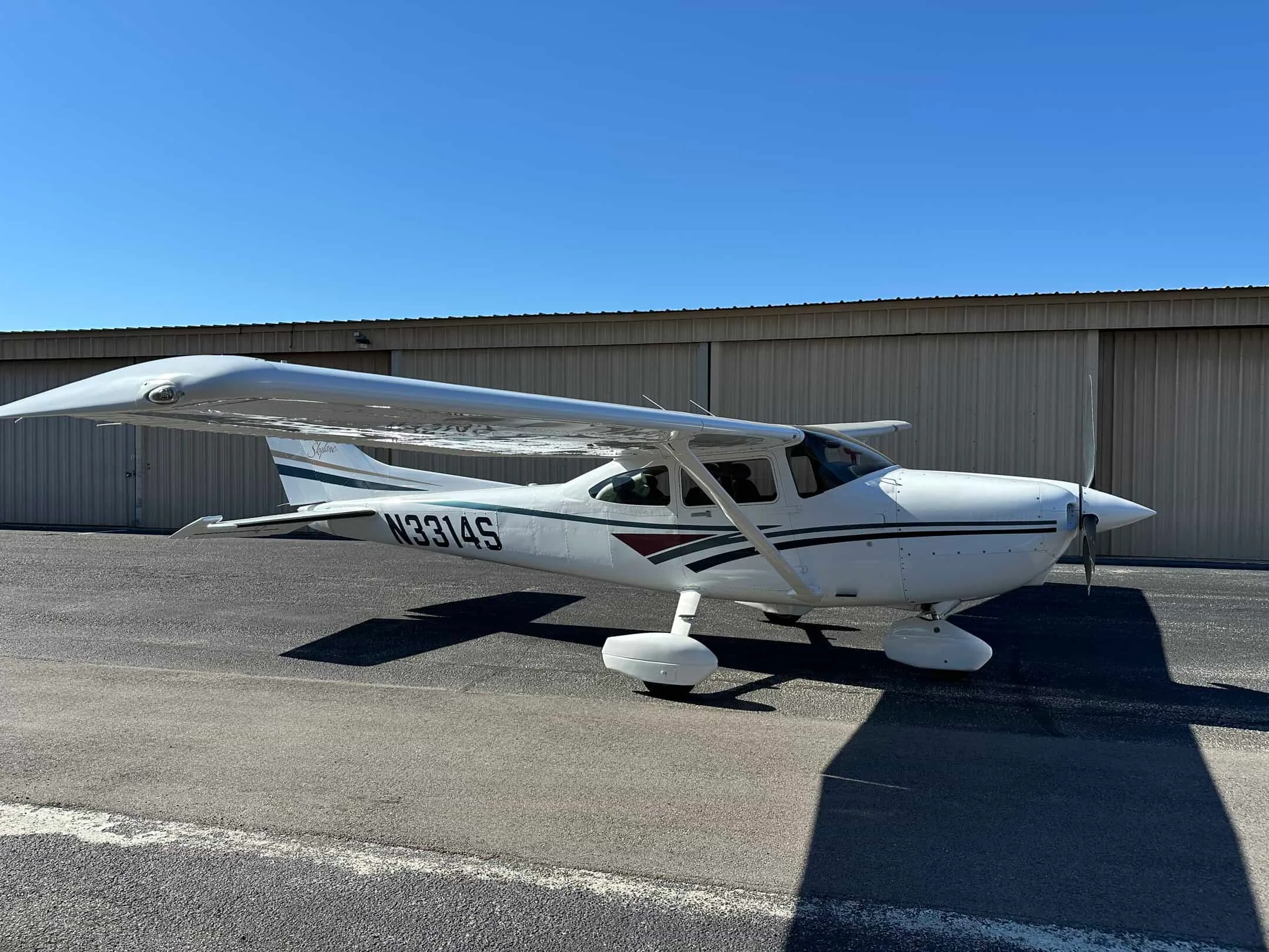Exterior view of a 1998 Cessna 182S, N3314S.