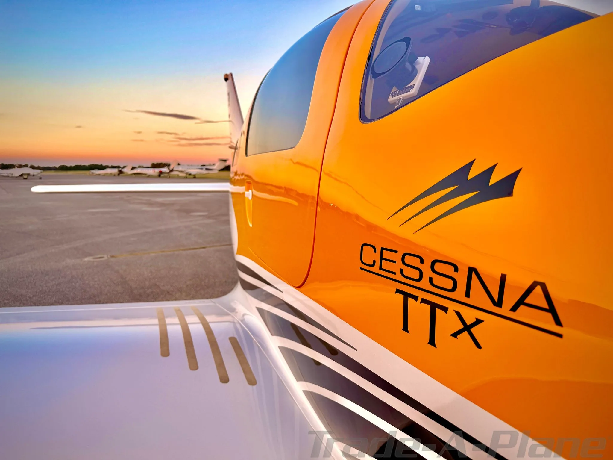 Exterior view of a 2014 CESSNA TTX 240, N262TS.