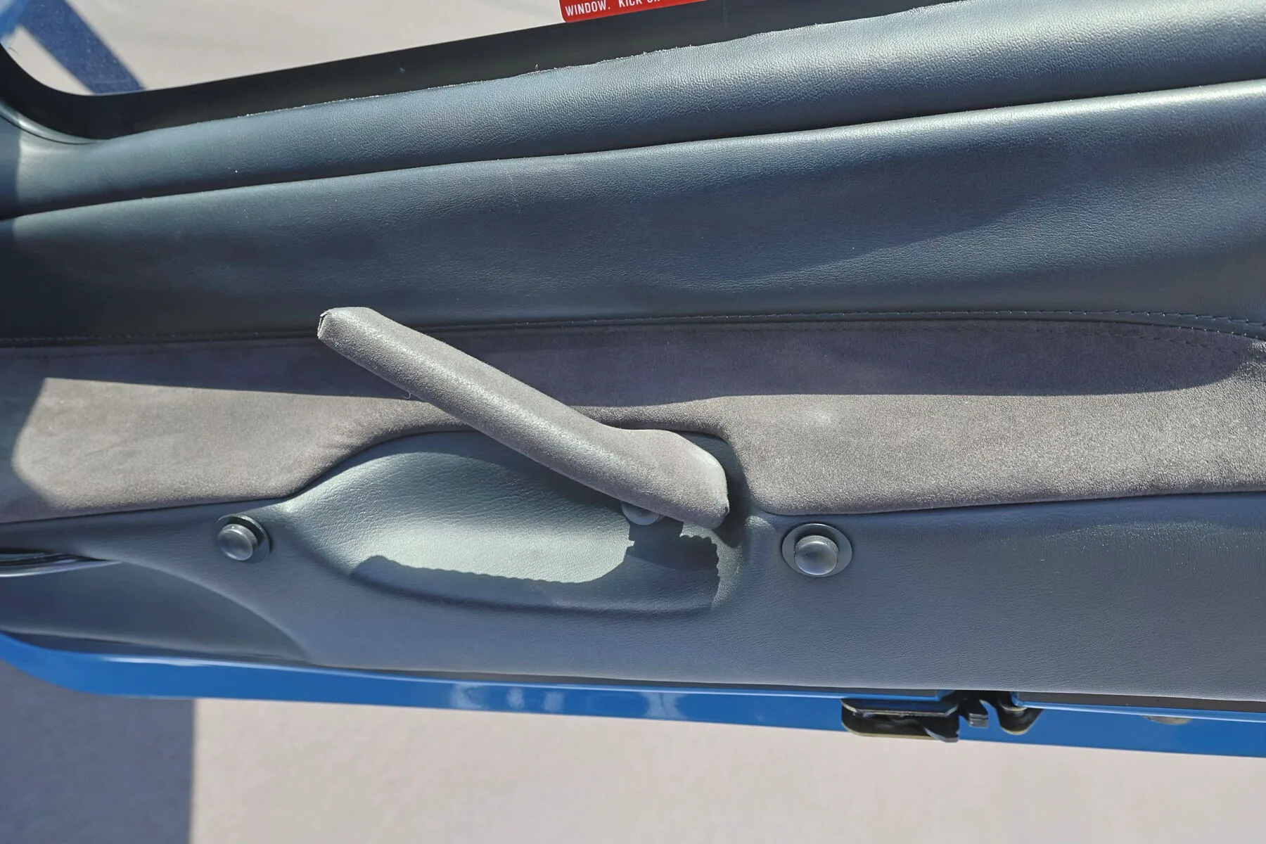 Engine detail of a 2020 Cirrus SR20-G6 Premium.