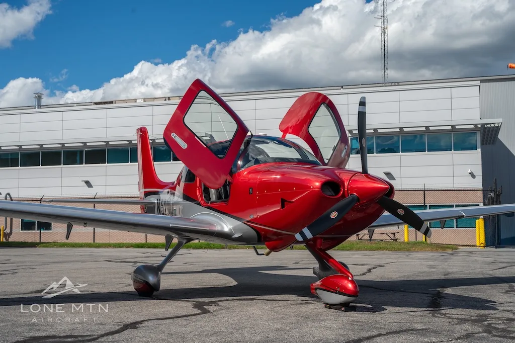 Cabin interior of a 2024 Cirrus SR20 G7.