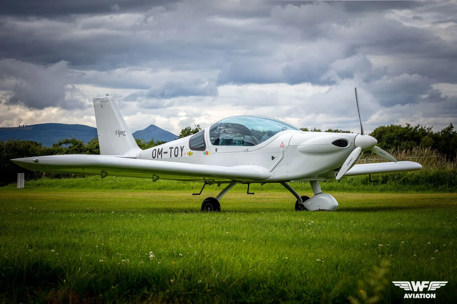 Exterior view of a 2021 Tomark Aero Viper SD4, OM-TOY.