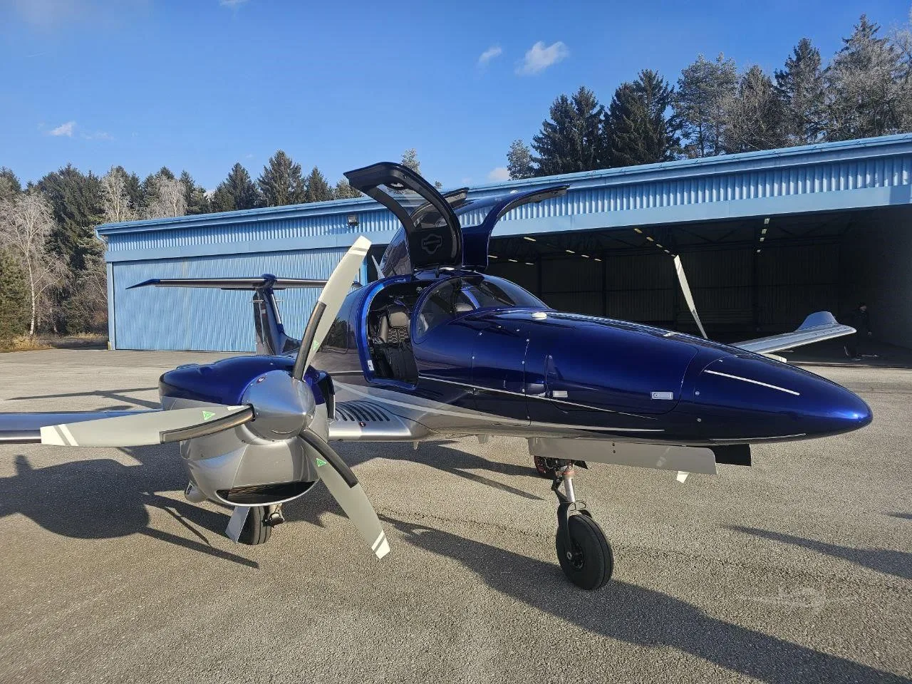 Marketing image of a 2025 DIAMOND DA62.