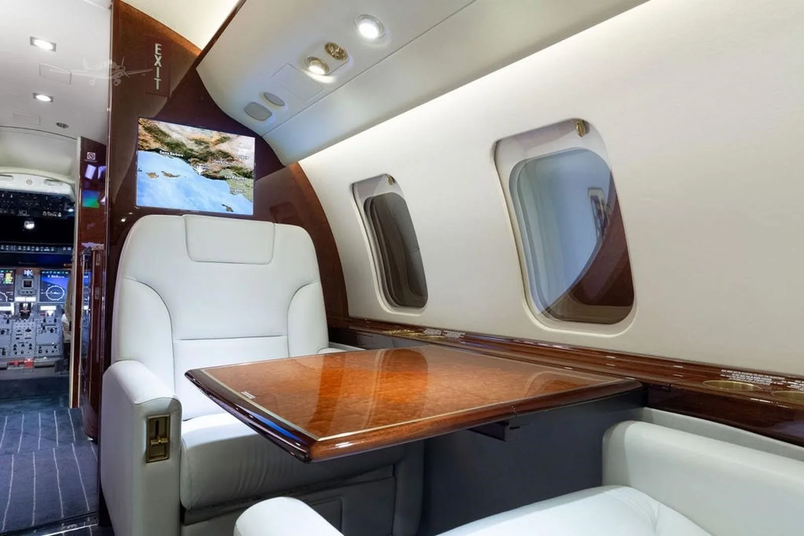 Cabin interior of a 2009 BOMBARDIER CHALLENGER 605.