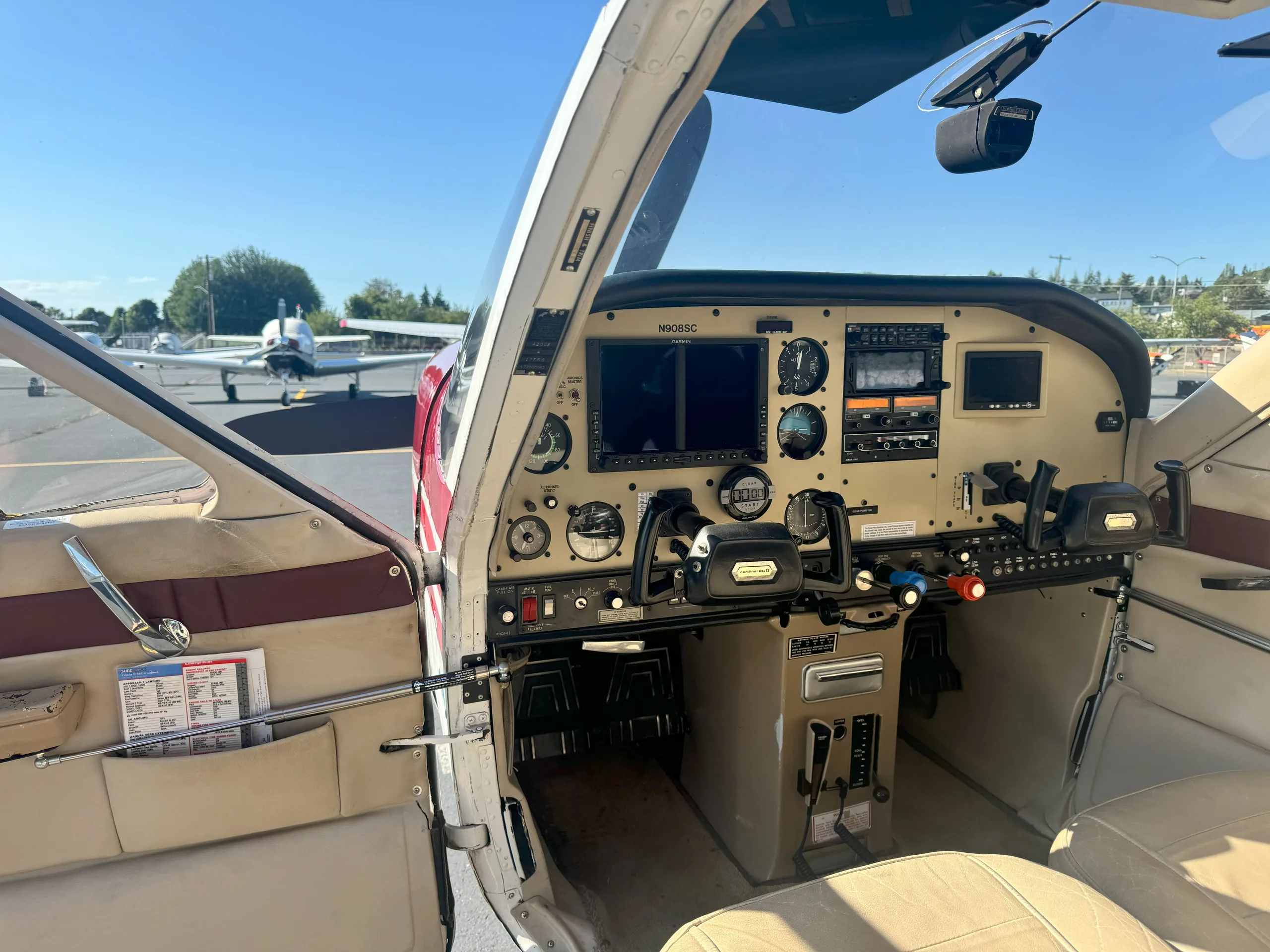 Cockpit and instrument panel of a 1976.