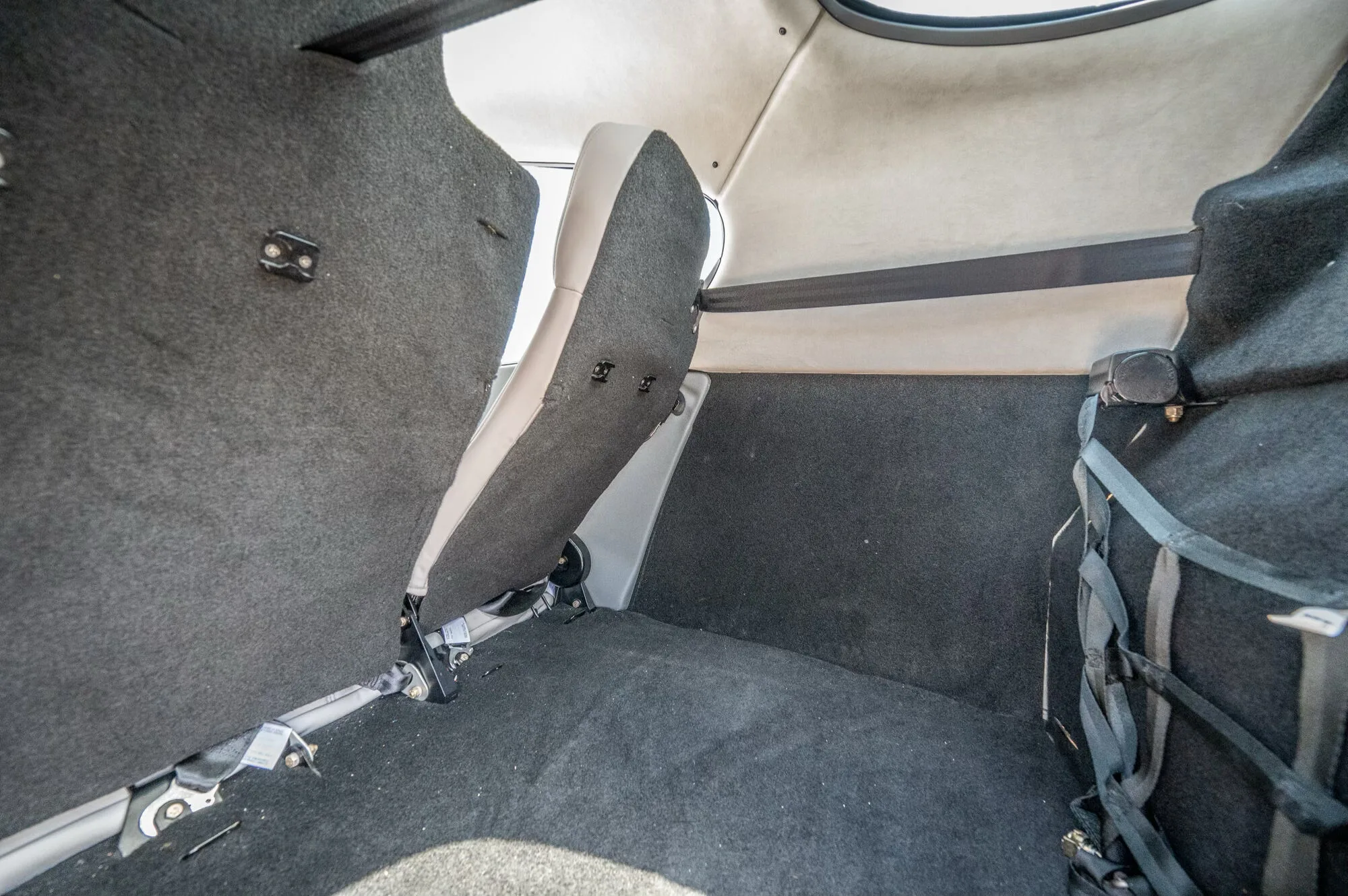 Cabin interior of a 2021 Cirrus SR20-G6.