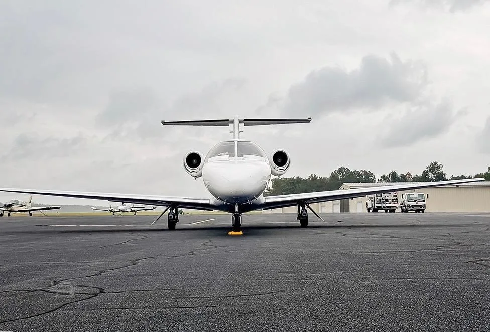 Exterior view of a 1995 CESSNA CITATION JET, N608MM.