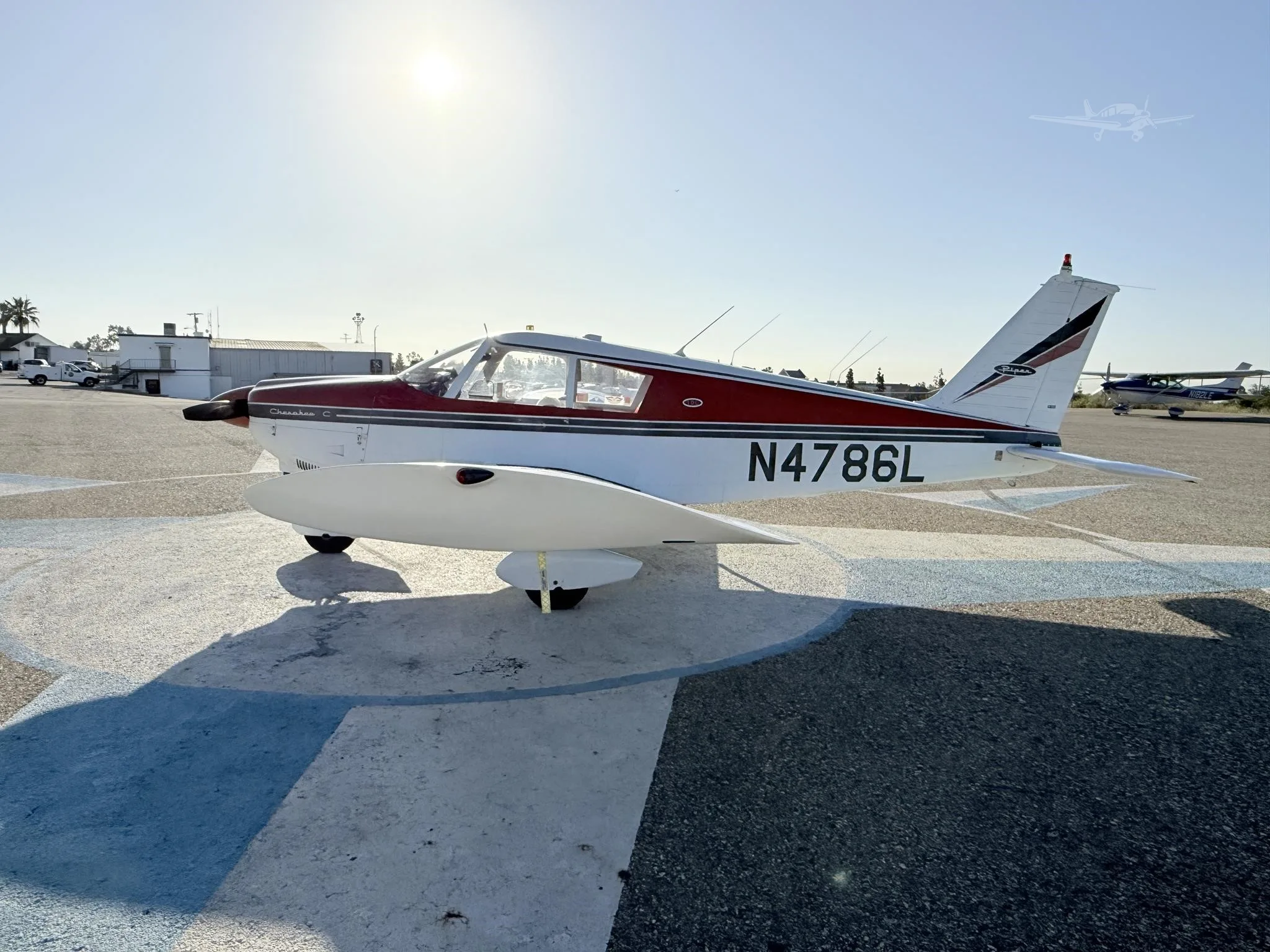 Exterior view of a 1967 PIPER CHEROKEE 180, N4786L.