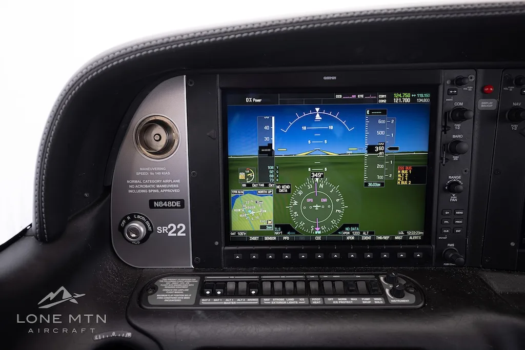 Avionics suite of a 2014 Cirrus SR22 G5.