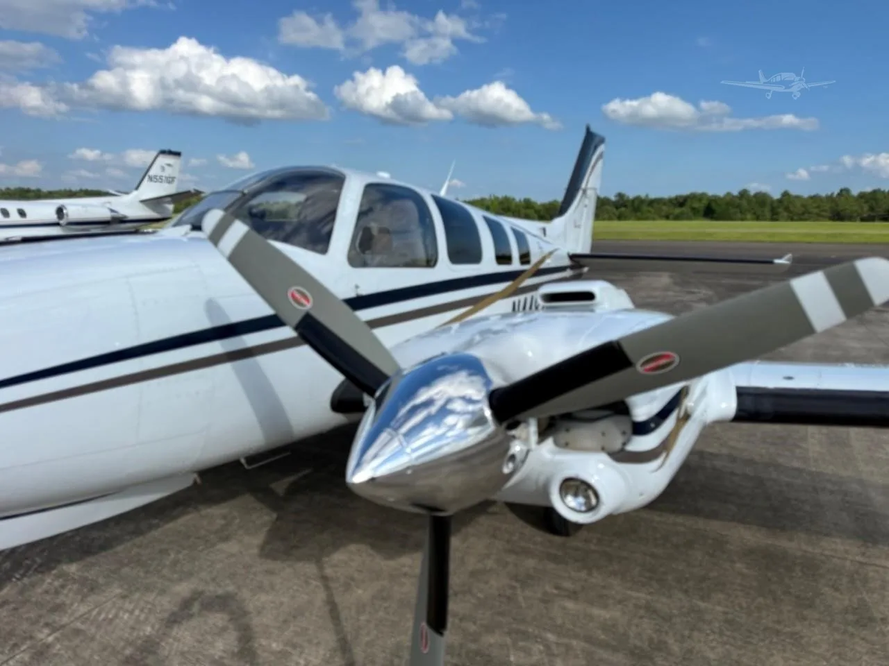 Exterior view of a 2000 BEECHCRAFT 58 BARON, N4482W.