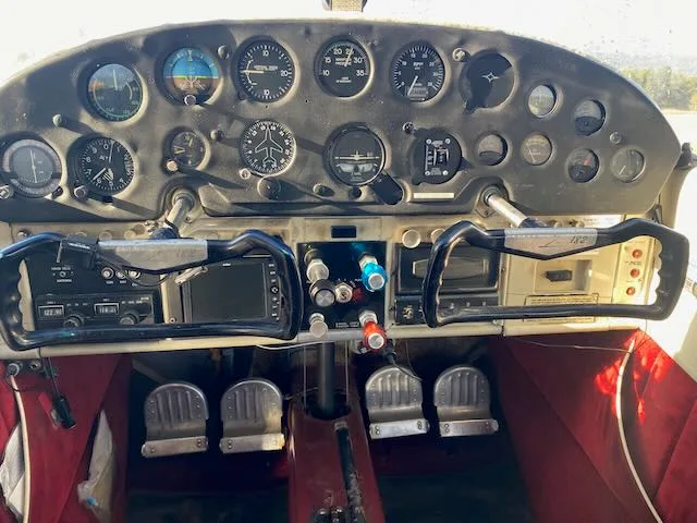 Cockpit and instrument panel of a 1956 Cessna 182A Skyline.
