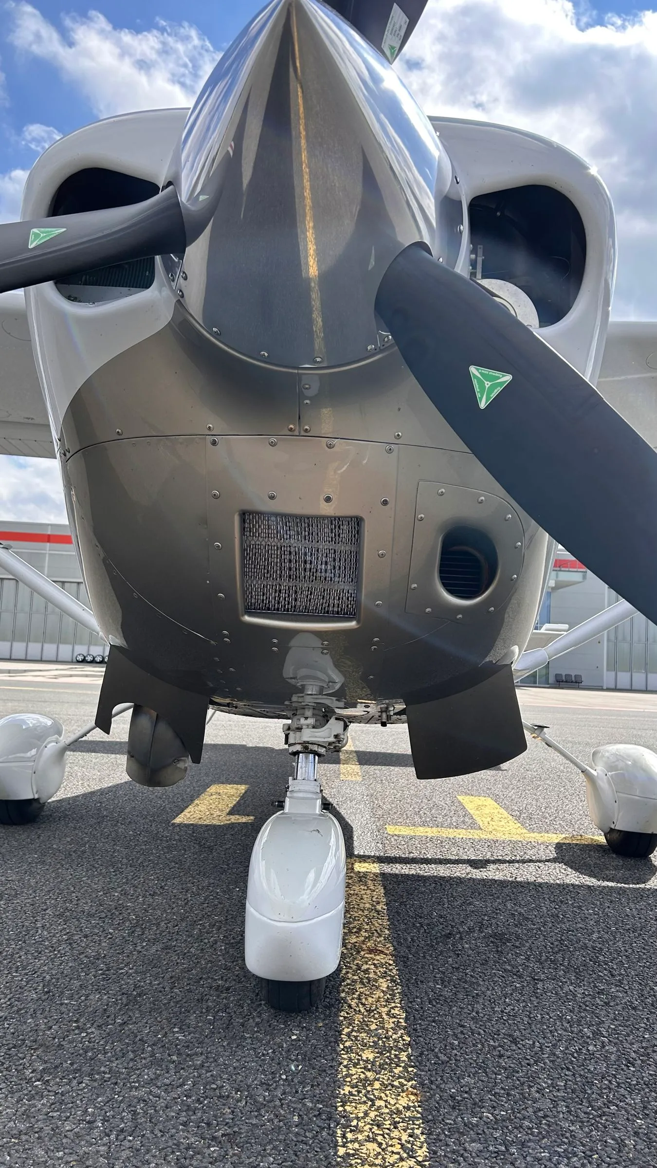 Engine detail of a 2009 Cessna 206H Super Skywagon.