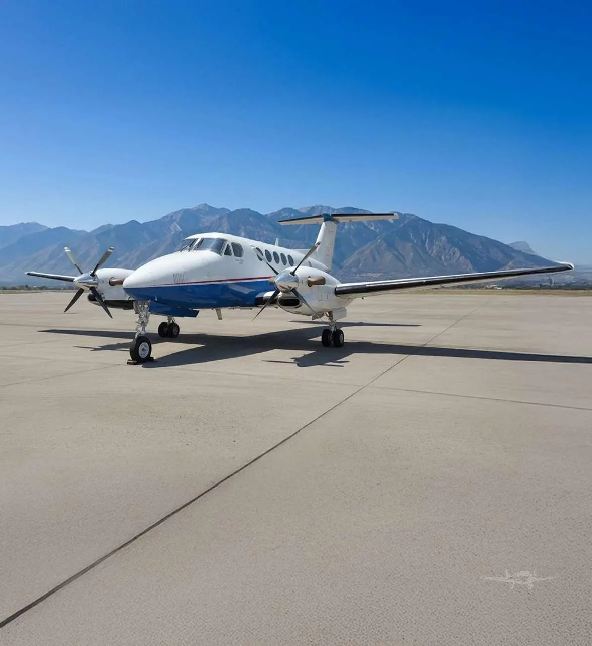 Exterior view of a 2007 BEECHCRAFT KING AIR 350, VT-LJS.