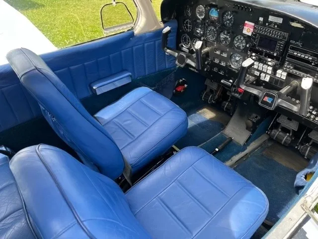 Cockpit and instrument panel of a Piper Piston.