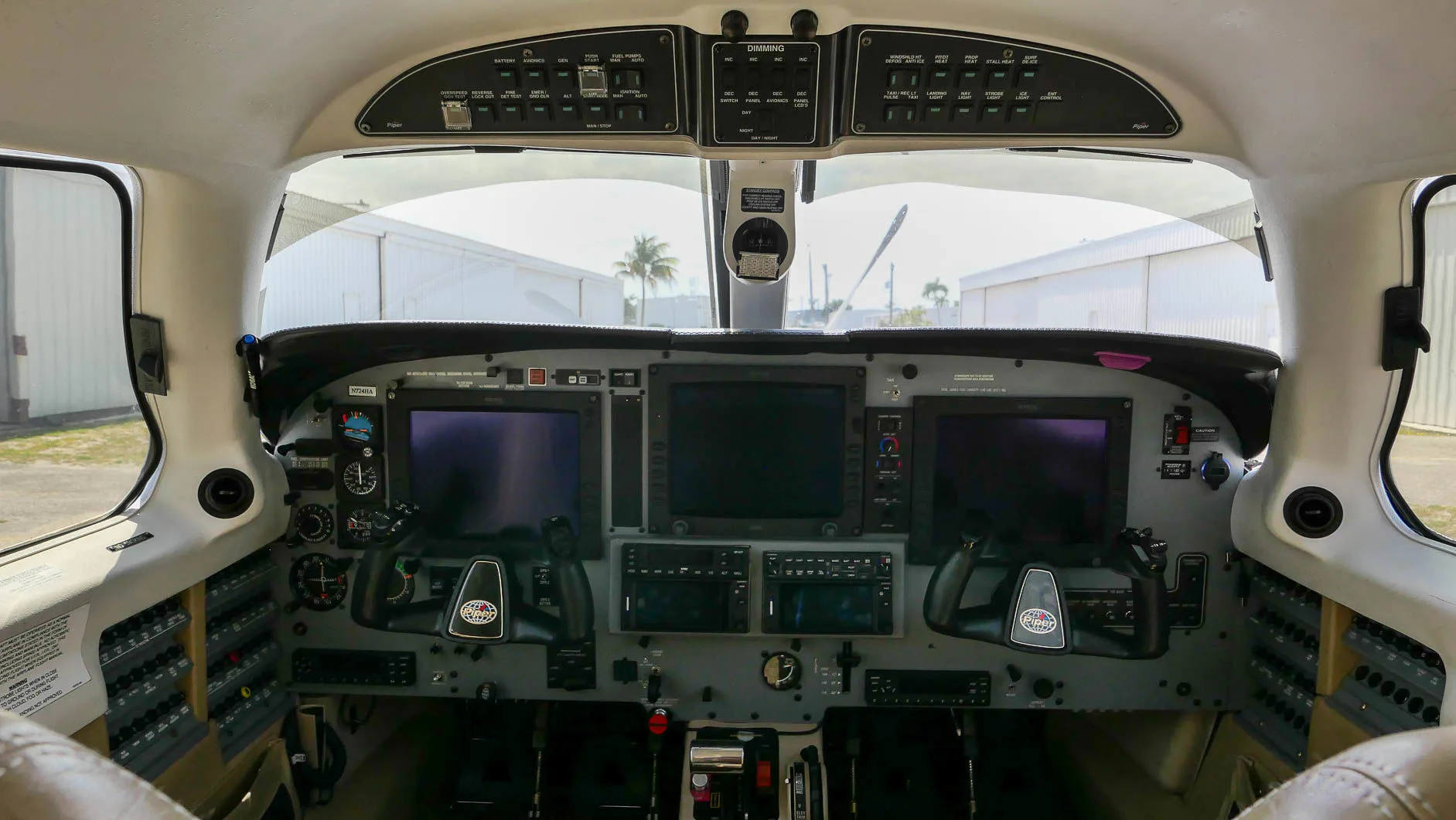 Cockpit and instrument panel of a 2008 Piper PA-46-500TP M500 Meridian.