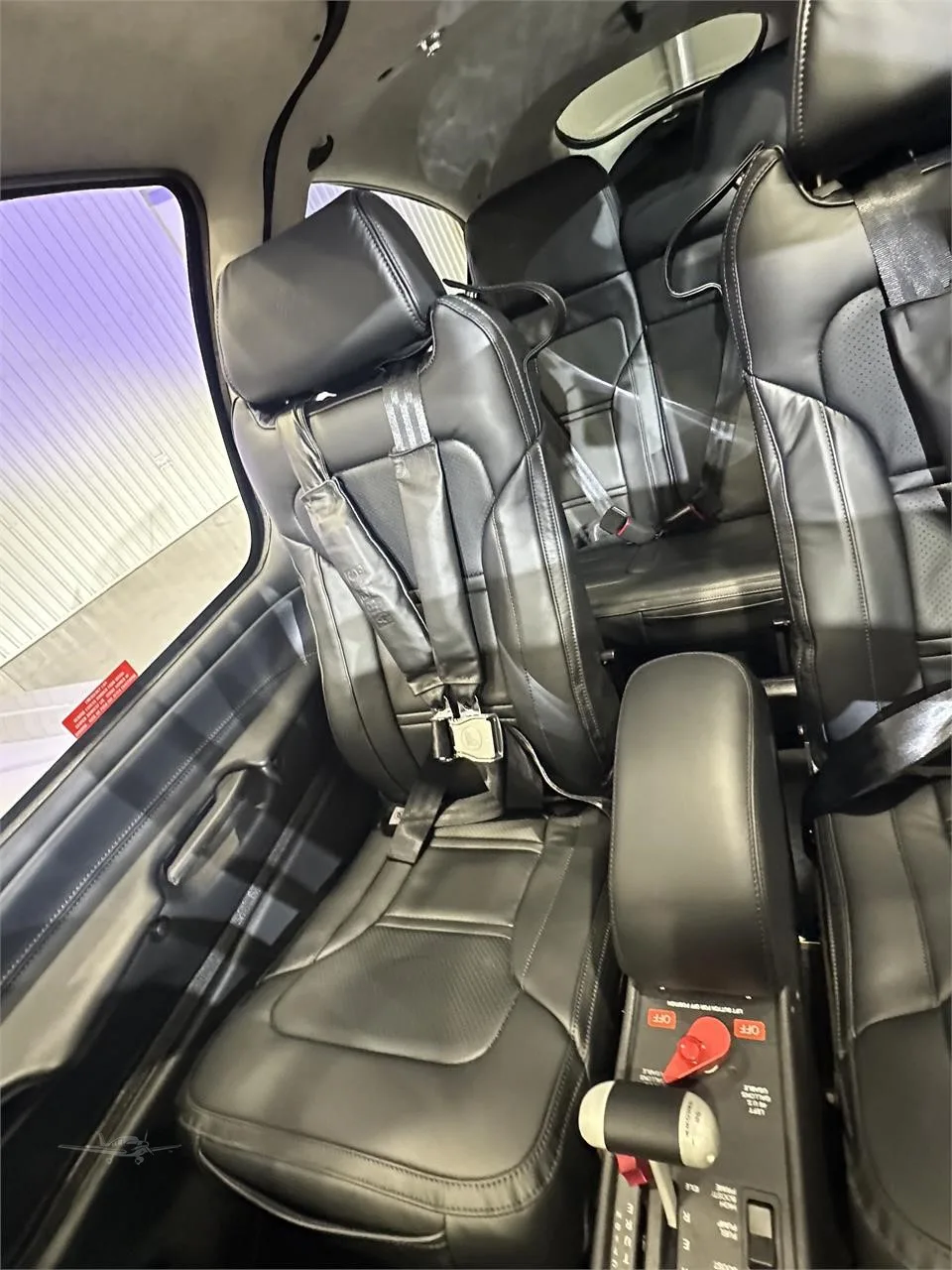 Cabin interior of a 2023 CIRRUS SR22-G6 TURBO.
