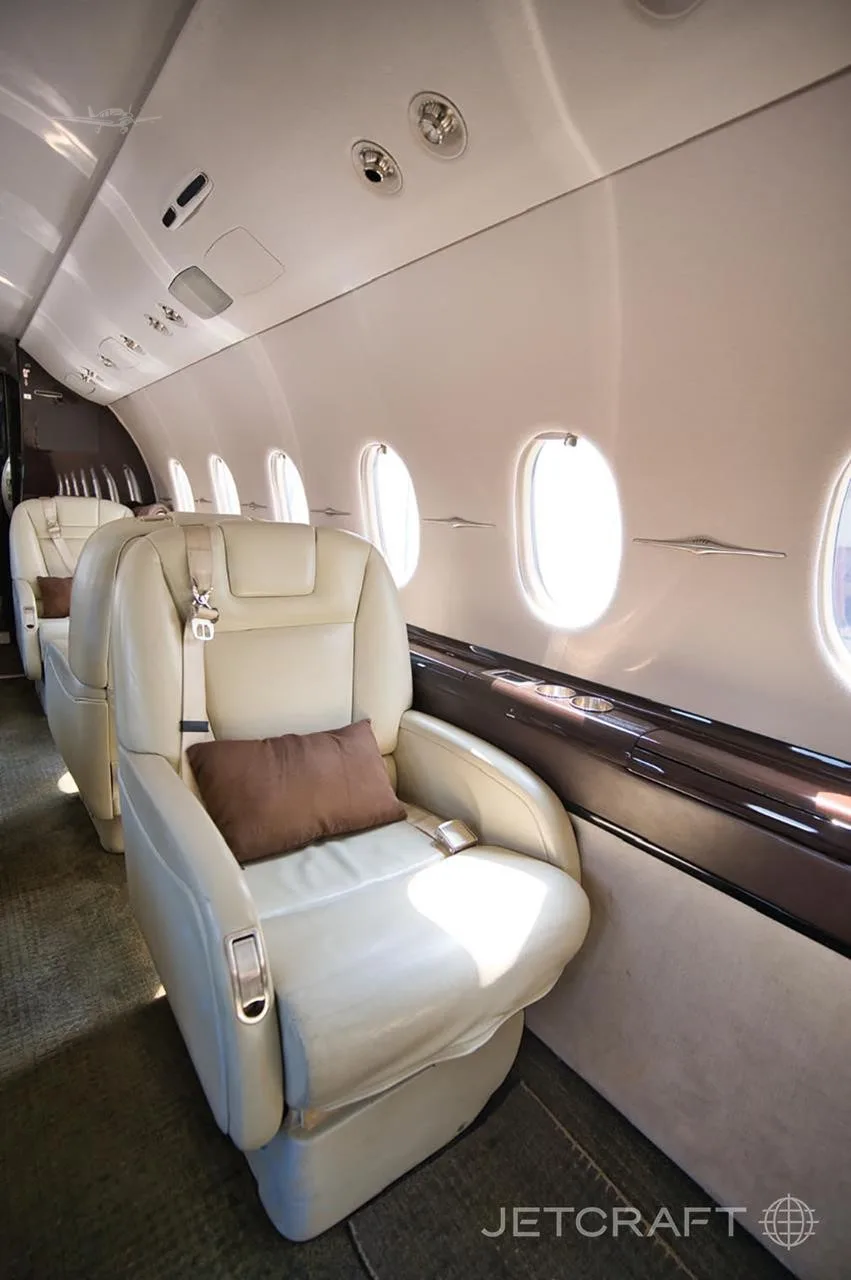 Cabin interior of a 2013 HAWKER 4000.