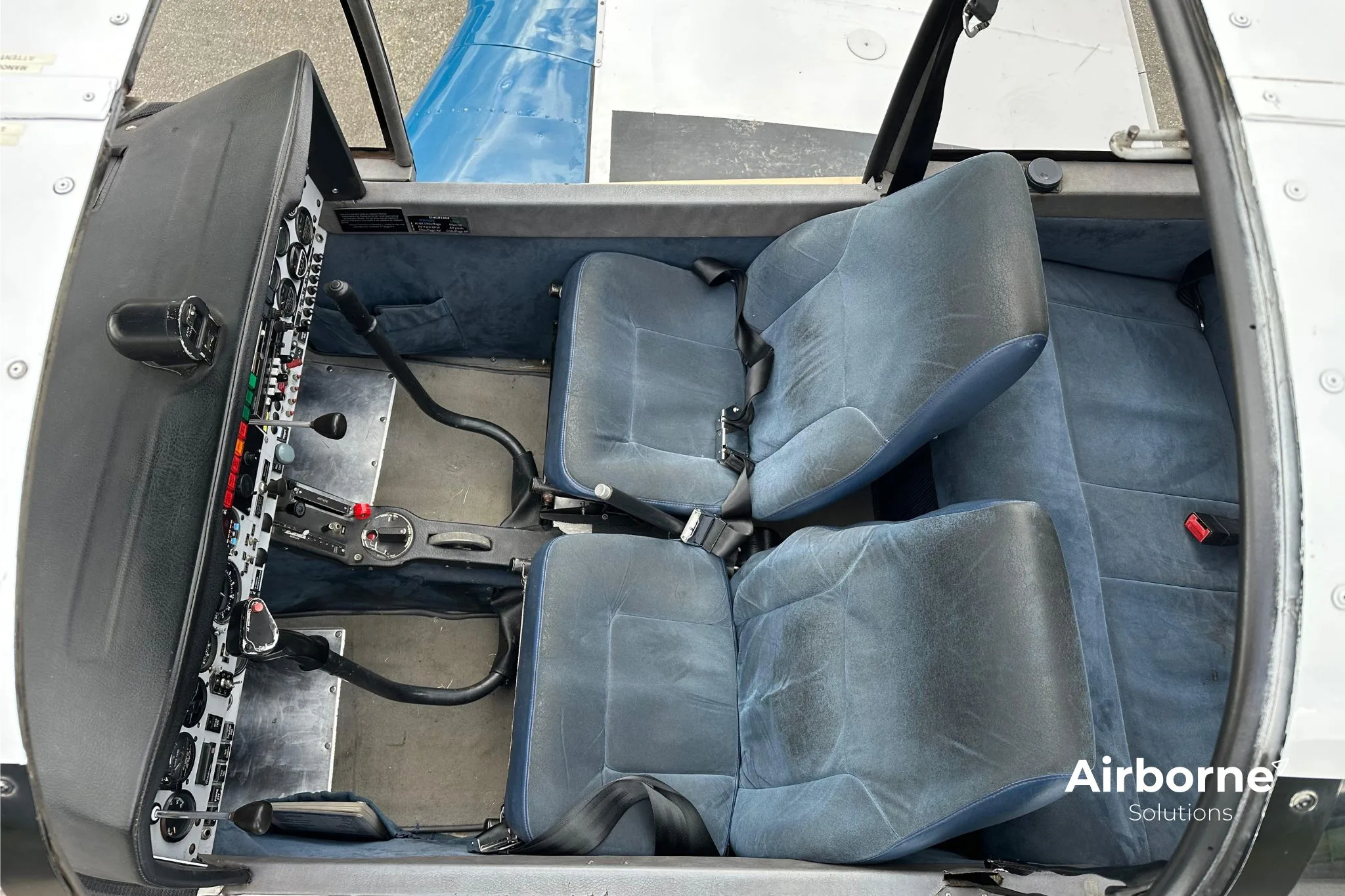Avionics suite of a 1989 Robin DR-400 180 Regent.