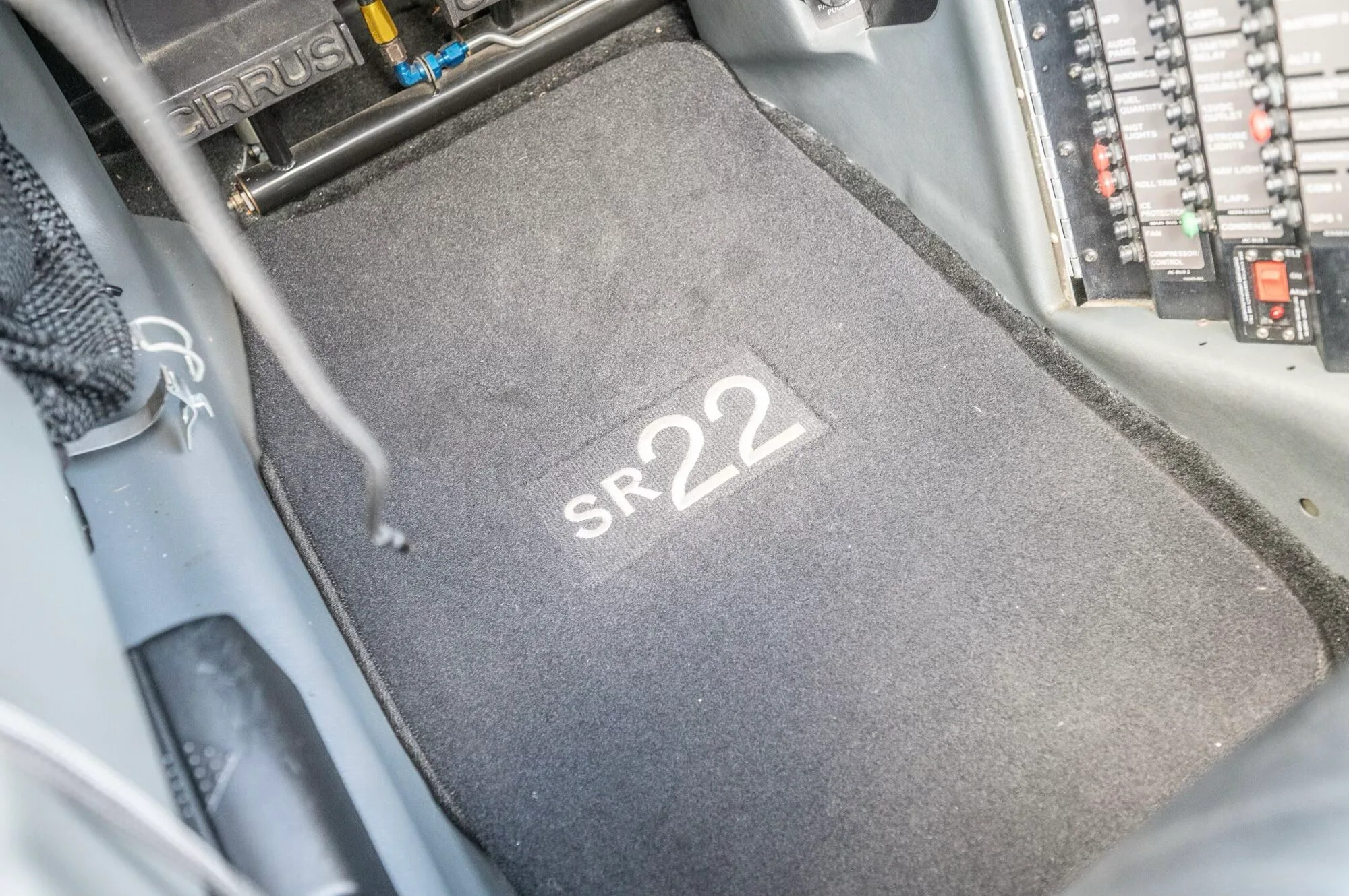 Avionics suite of a 2006 Cirrus SR22-G2 GTS.