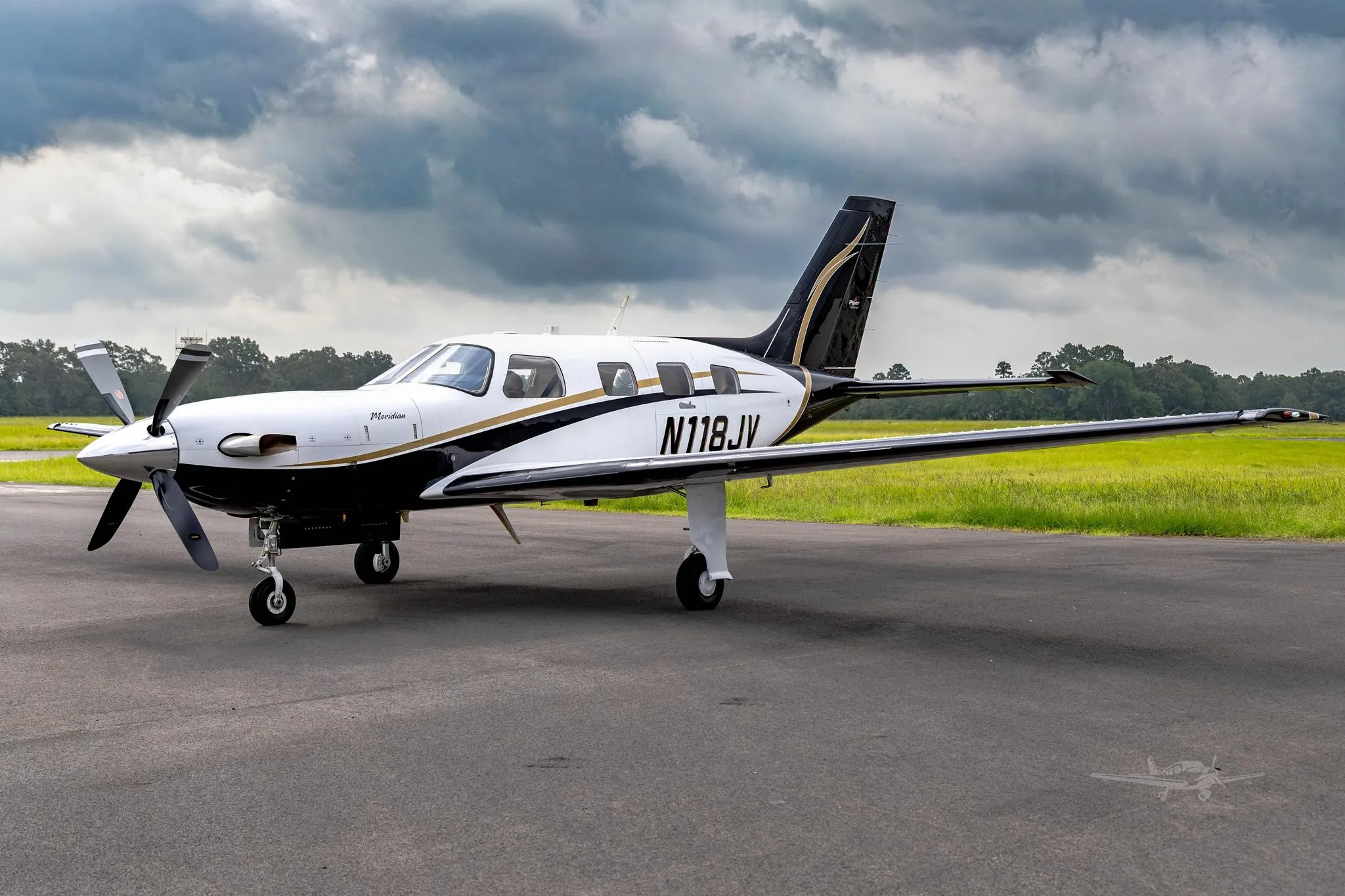 Exterior view of a 2006 PIPER MERIDIAN, N118JV.