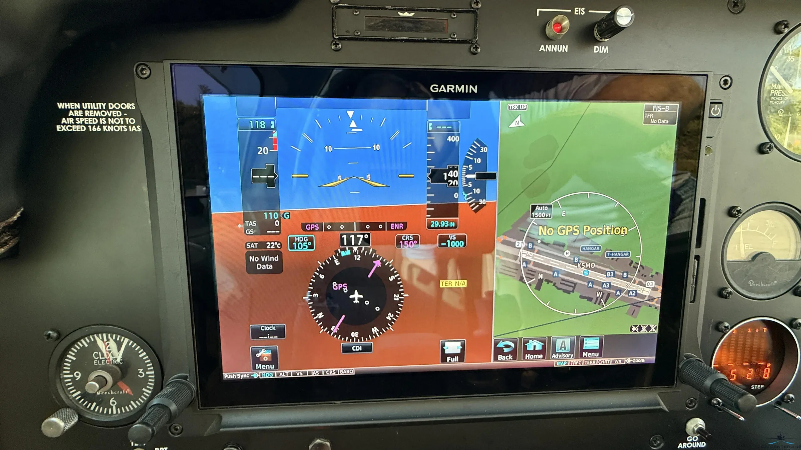 Avionics suite of a 1977 Beechcraft A36 –.