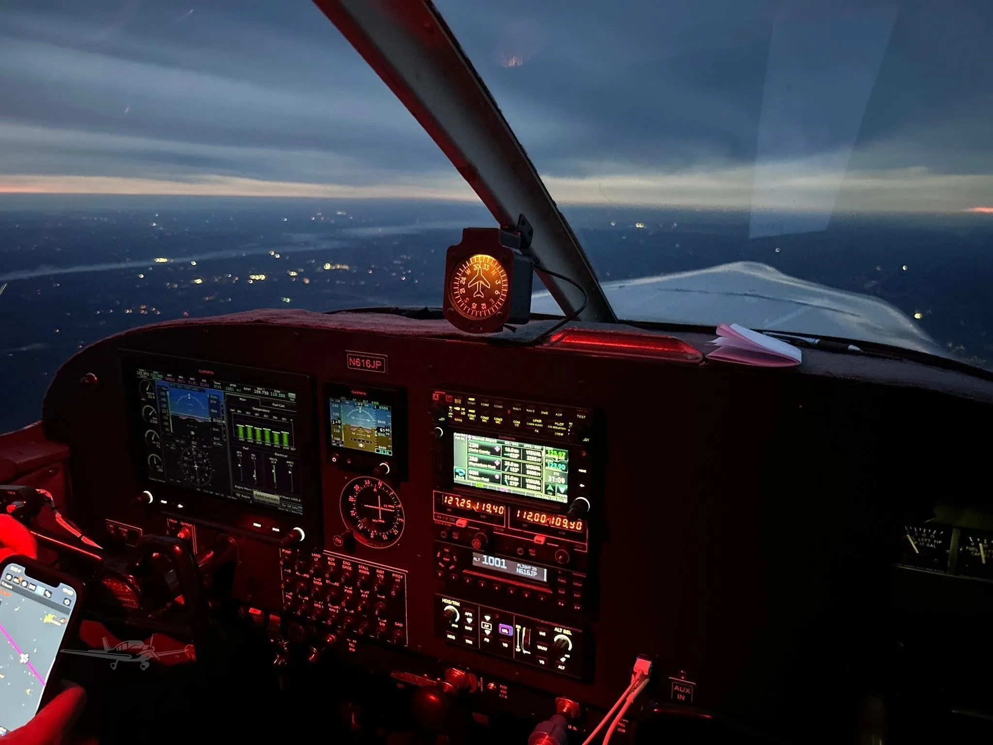 Cockpit and instrument panel of a 1967 PIPER CHEROKEE 6/300.