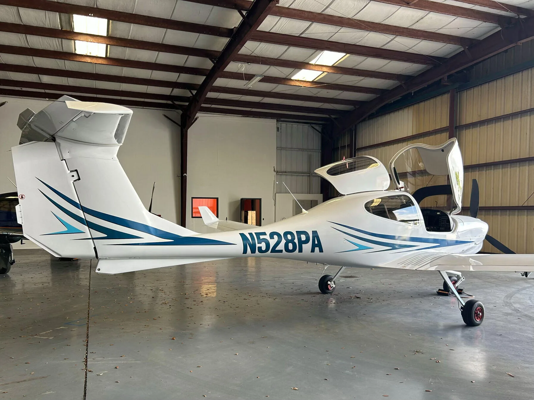 Exterior view of a 2024 Diamond DA40.