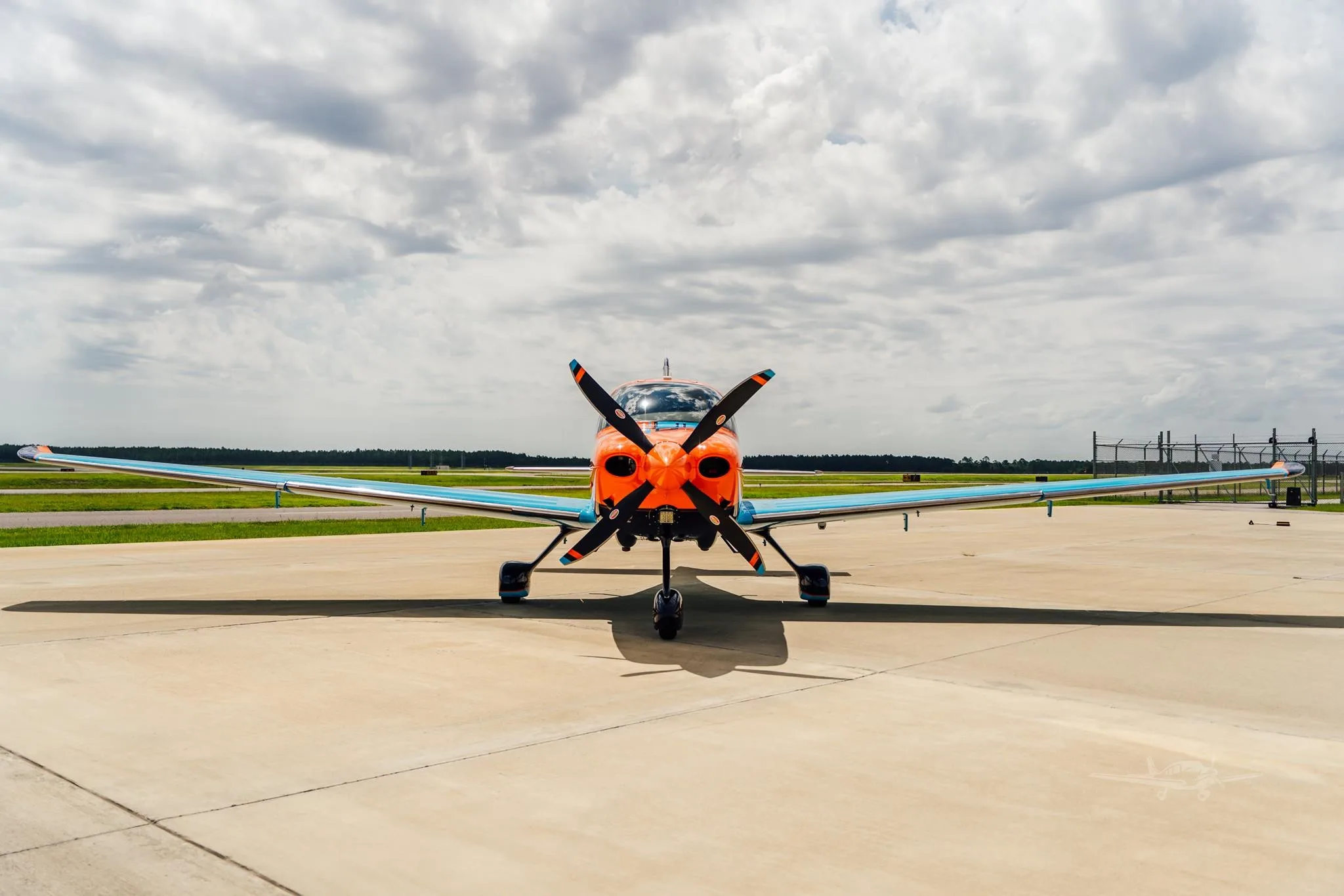 Exterior view of a 2023 CIRRUS SR22-G6 TURBO, N54DT.