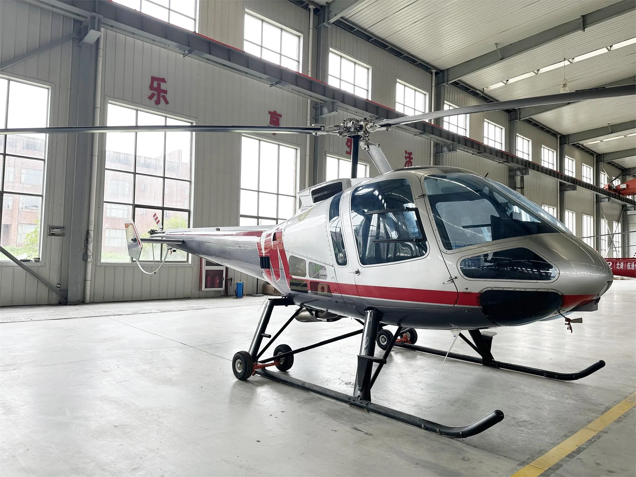 Exterior view of a 2015 ENSTROM 480B TURBINE.
