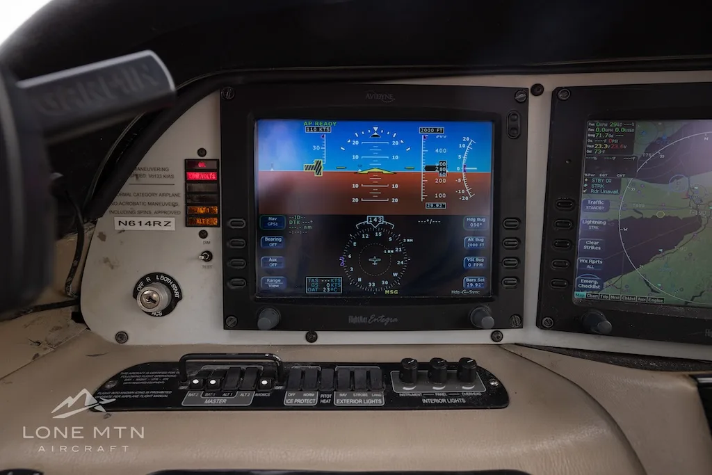 Avionics suite of a 2004 Cirrus SR22 G2.