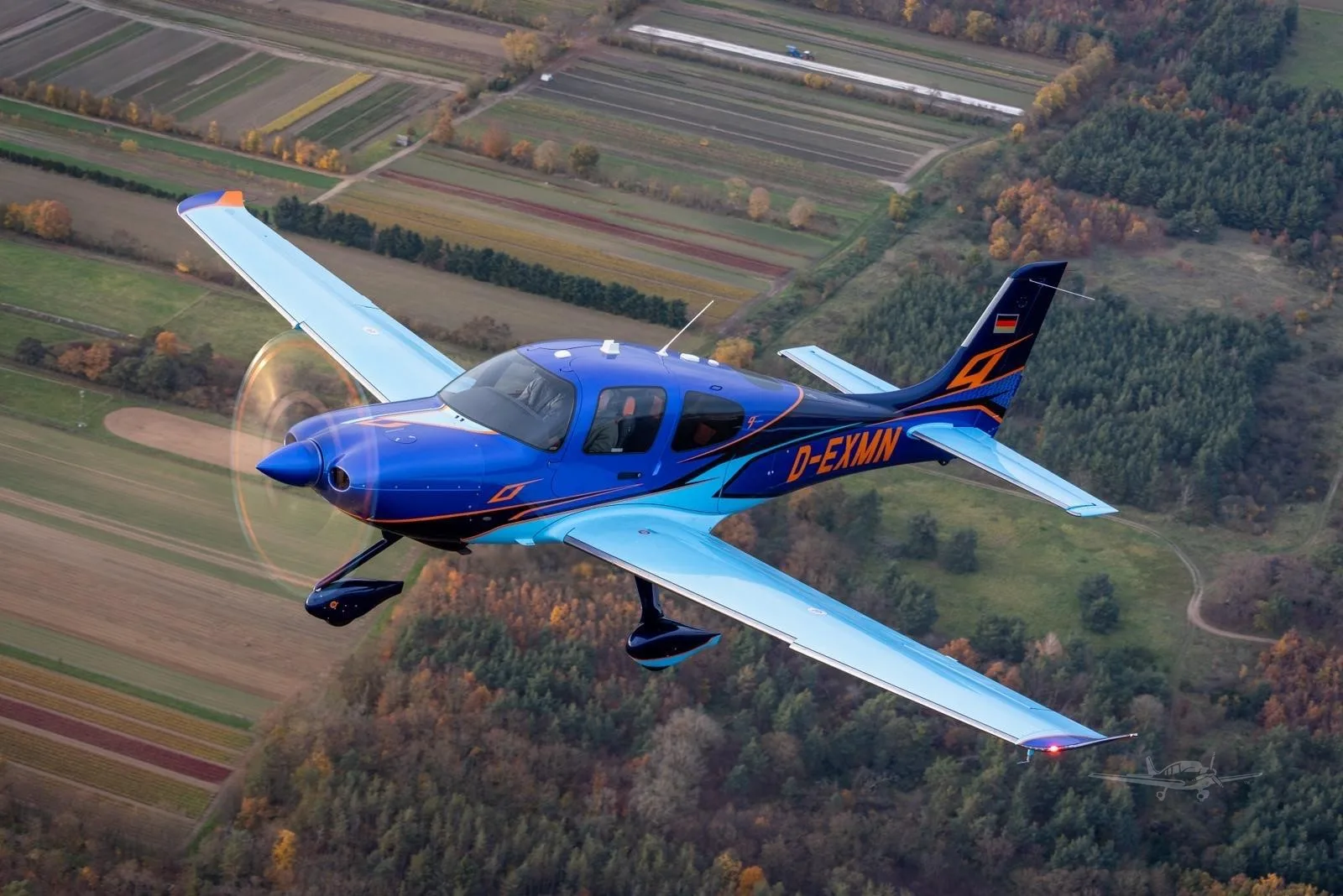 Marketing image of a 2023 CIRRUS SR22-G6 TURBO.