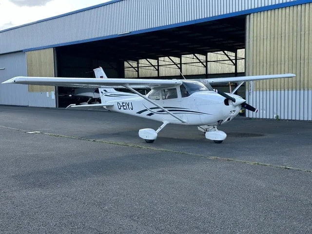 Exterior view of a 1978 Cessna 172.
