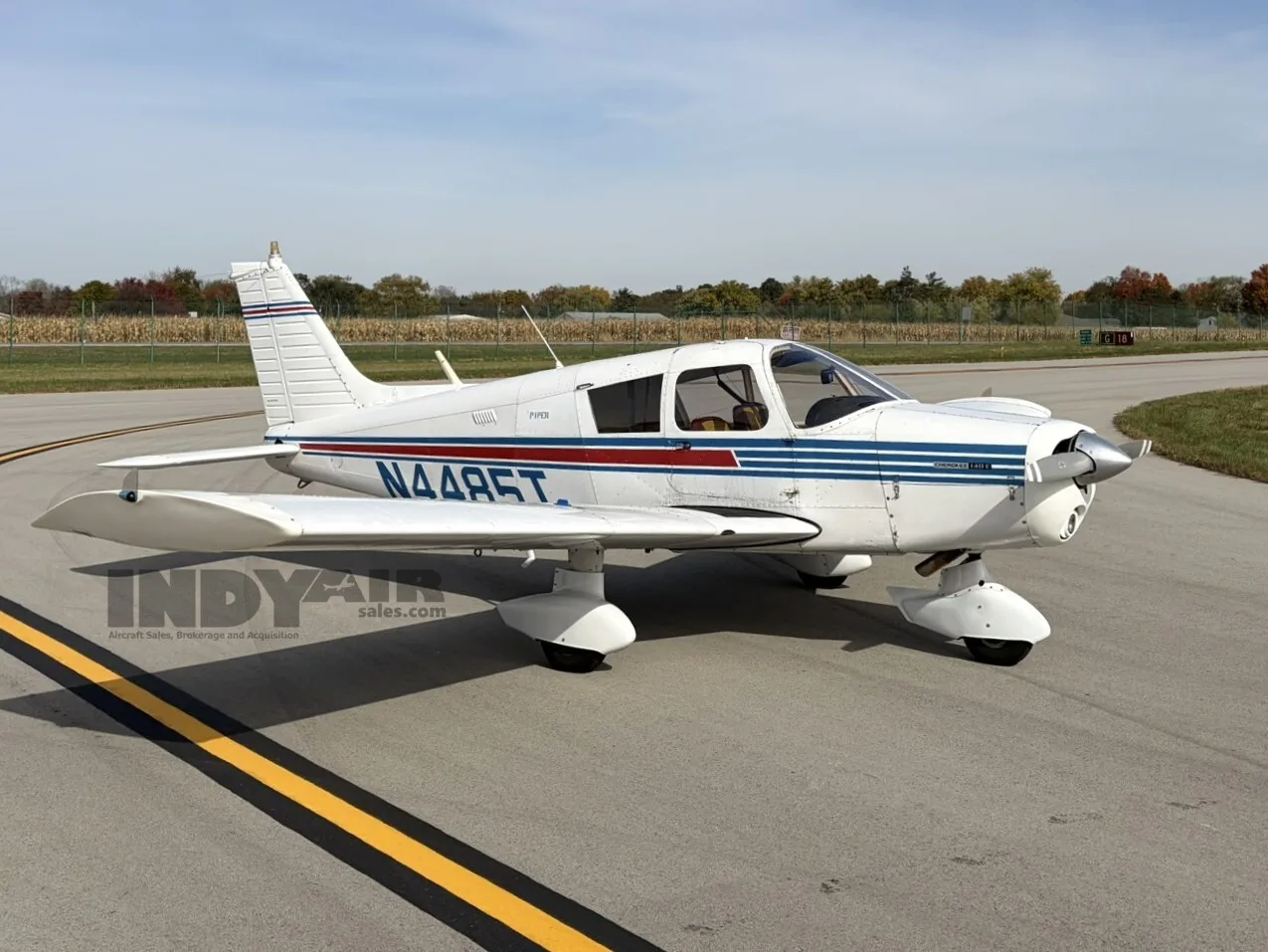 Exterior view of a 1972 Piper Cherokee, N4485T.
