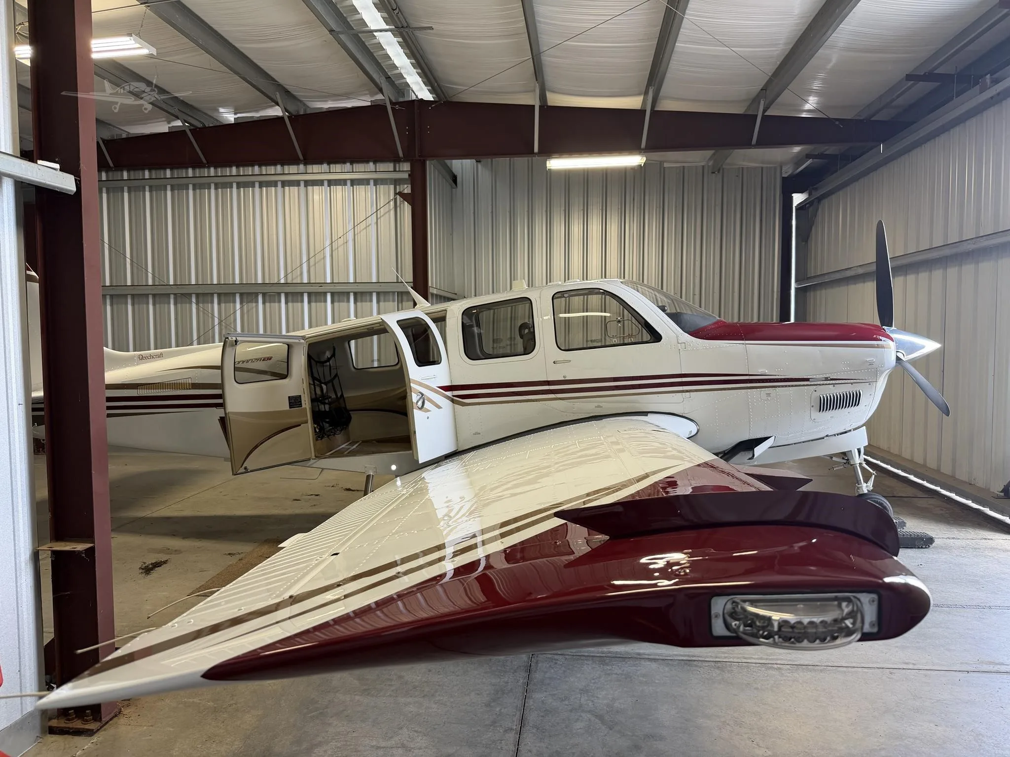 Exterior view of a 2016 BEECHCRAFT G36 BONANZA, N71RW.
