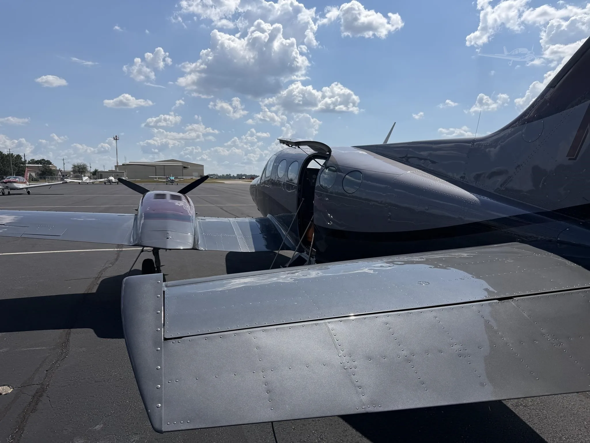 Exterior view of a 1982 CESSNA 414A, N5134C.