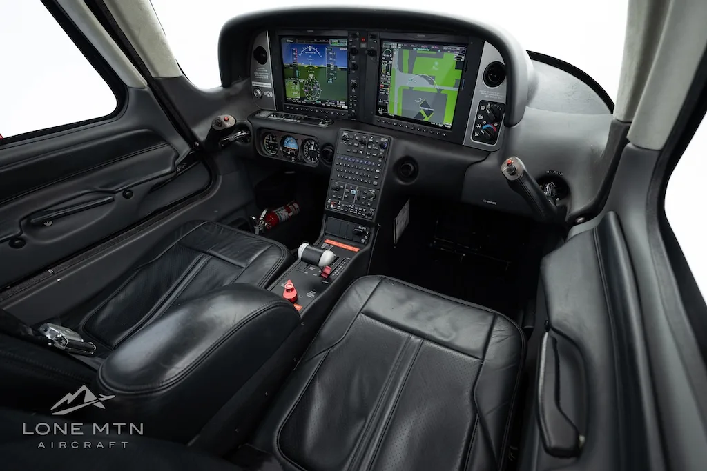 Cockpit and instrument panel of a 2021 Cirrus SR20 G6.