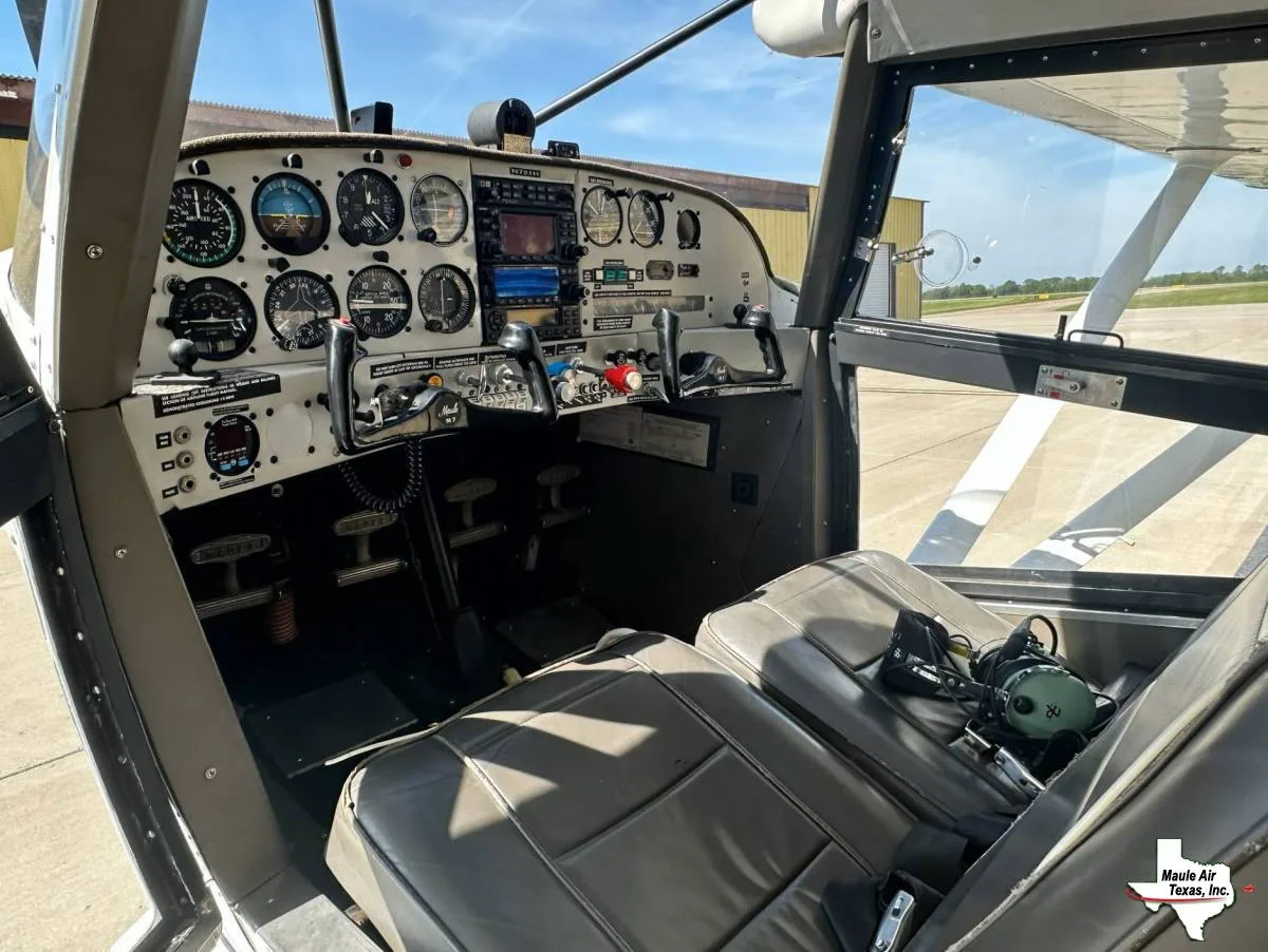 Cockpit and instrument panel of a 2001 Maule M-7-260C.