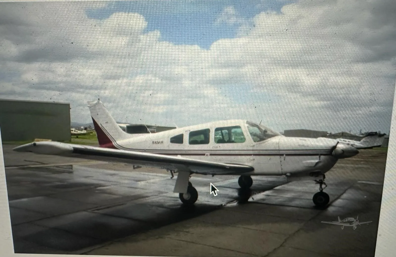 Exterior view of a 1977 PIPER ARROW III.
