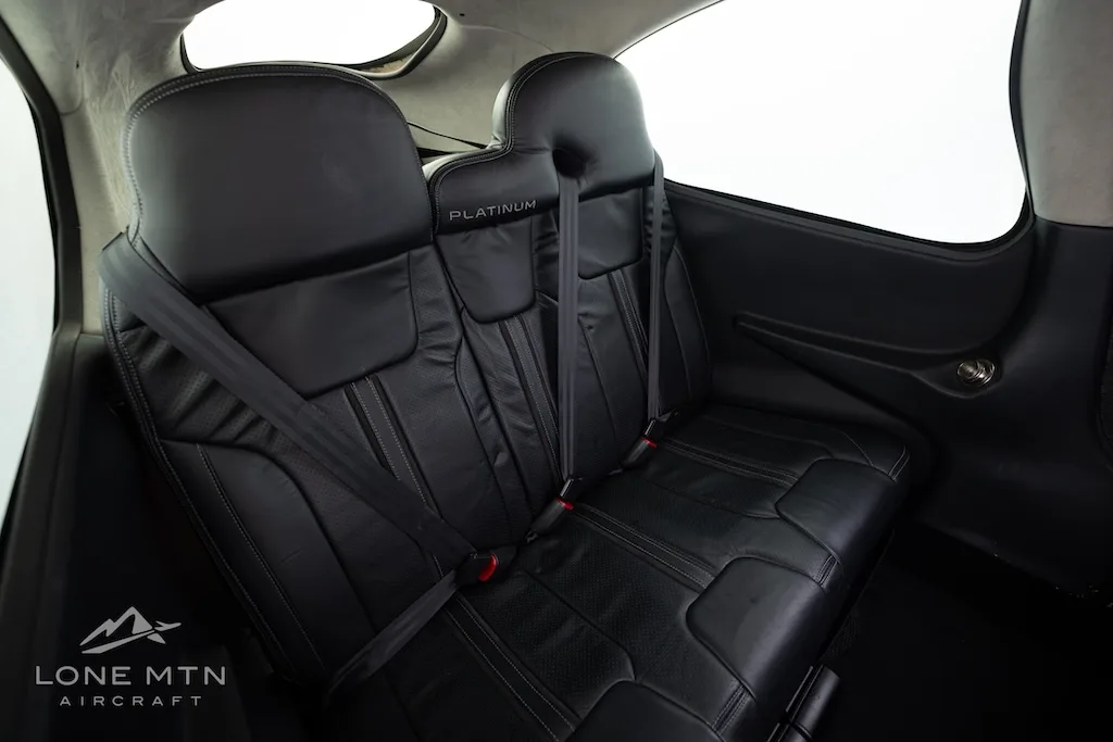 Cabin interior of a 2014 Cirrus SR22 G5.