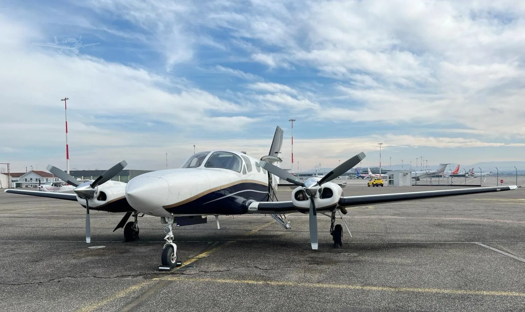 Exterior view of a 1977 CESSNA 421C, N87PP.