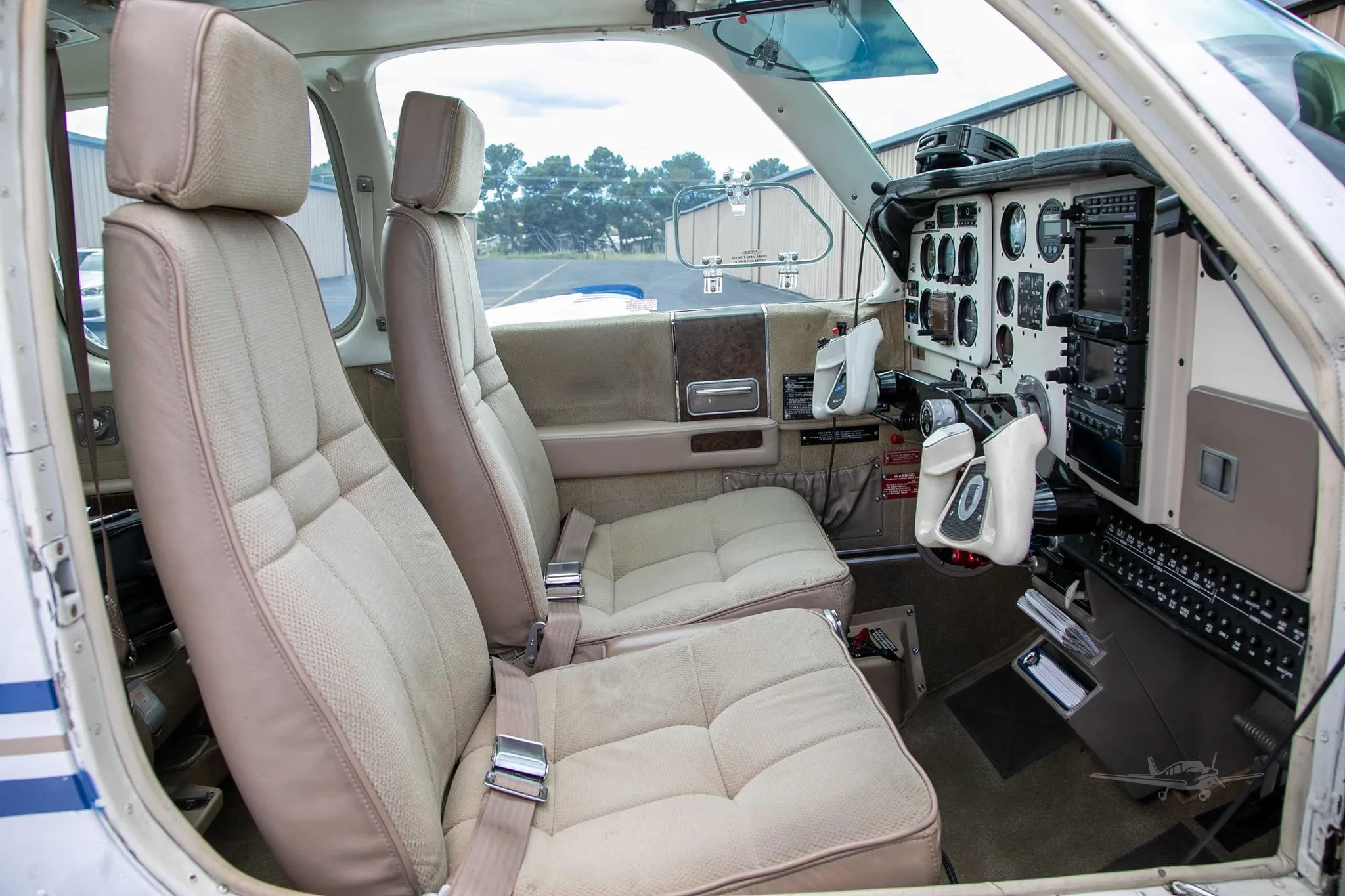 Cabin interior of a 1976 BEECHCRAFT A36 BONANZA.