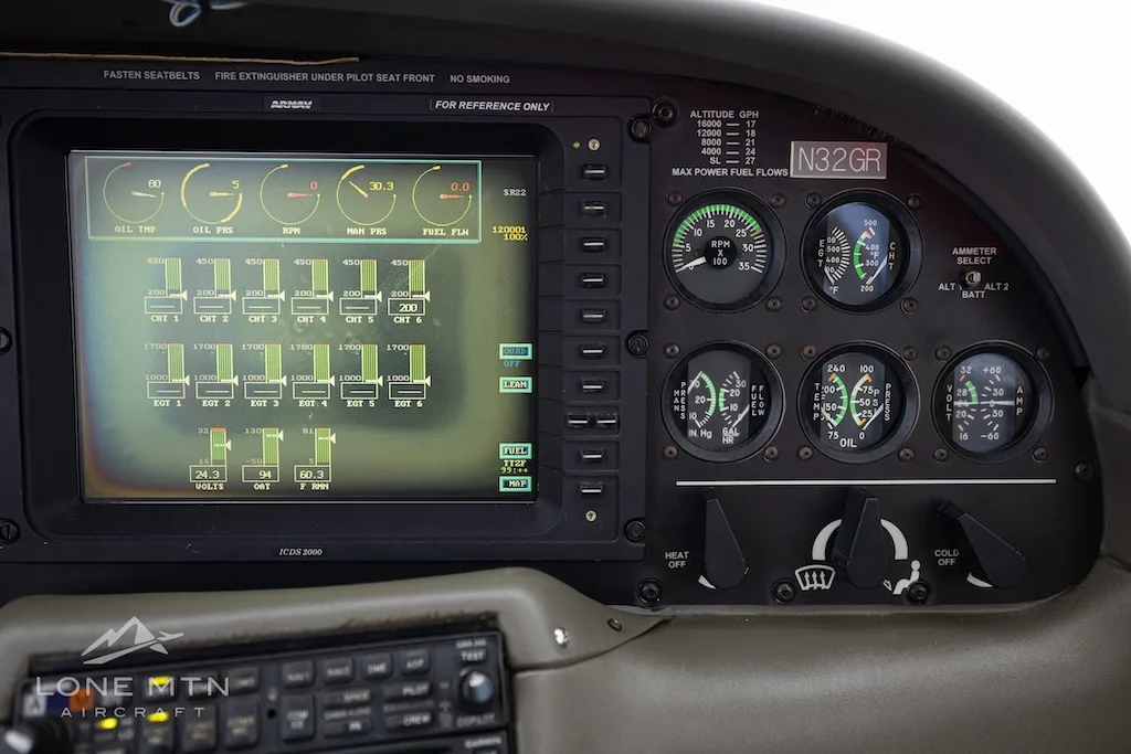 Avionics suite of a 2001 Cirrus SR22 G1.