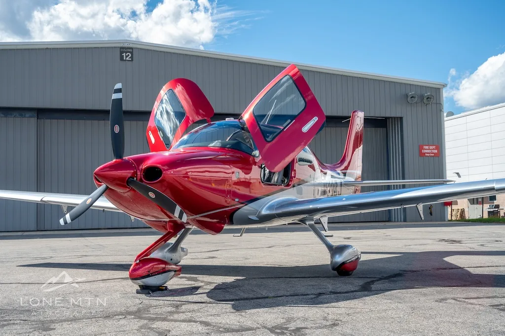 Exterior view of a 2024 Cirrus SR20 G7, N529BJ.
